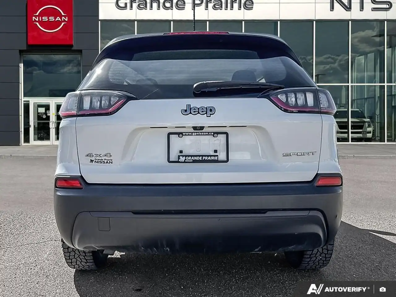 Jeep Cherokee снимка Jeep Cherokee