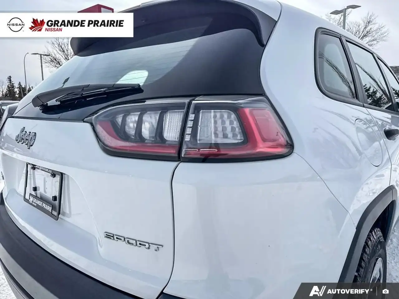 Jeep Cherokee снимка Jeep Cherokee