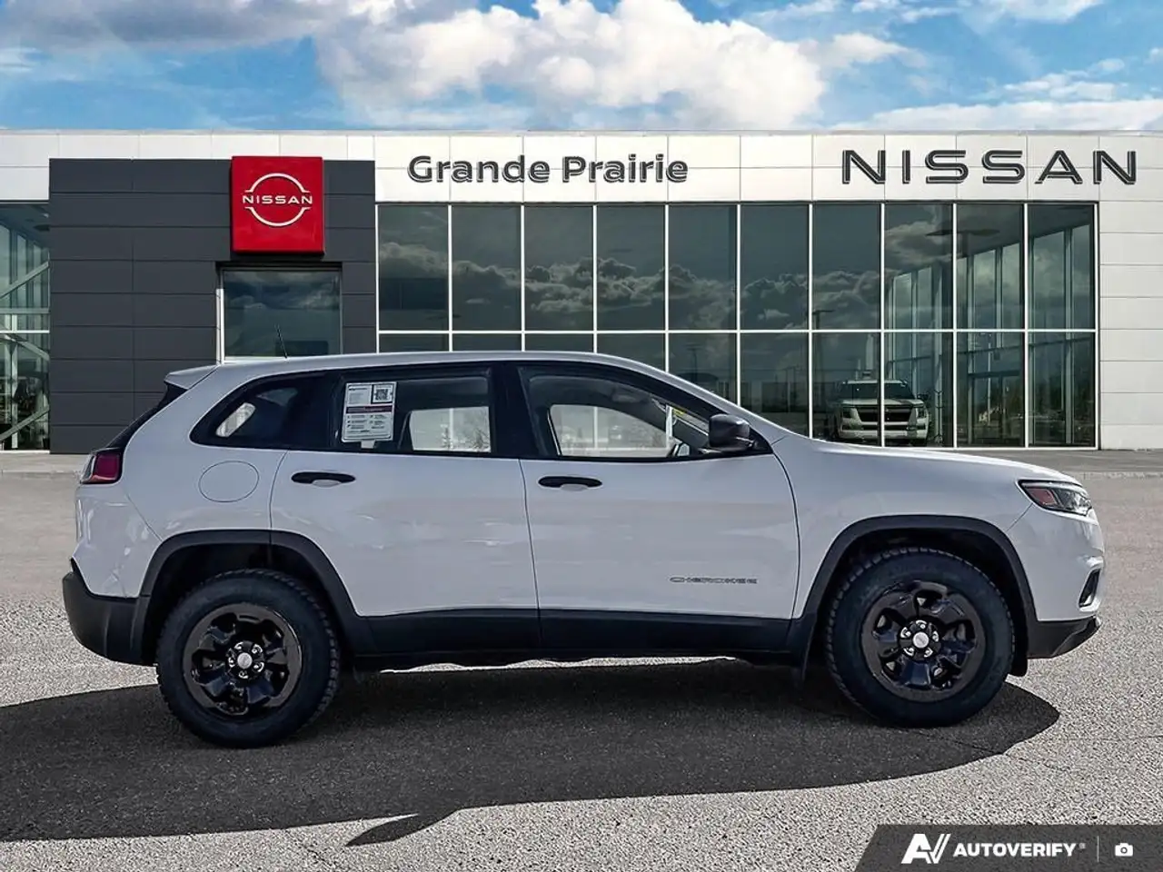 Jeep Cherokee снимка Jeep Cherokee