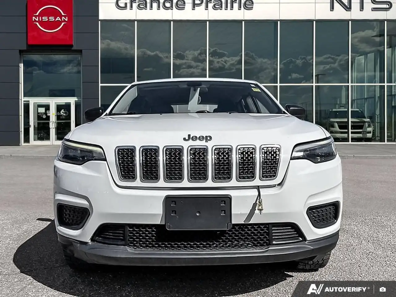 Jeep Cherokee снимка Jeep Cherokee