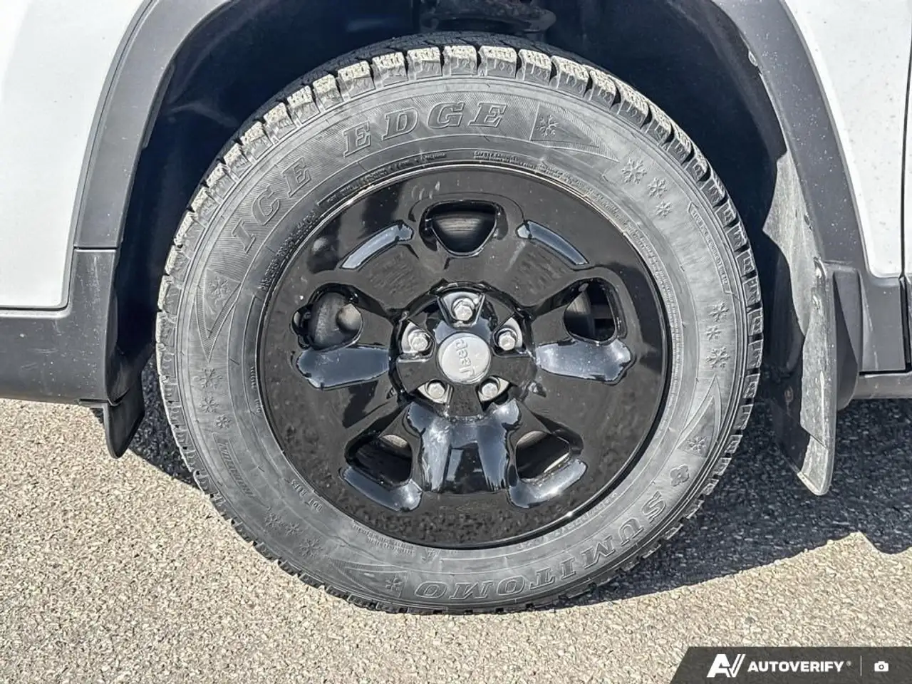 Jeep Cherokee снимка Jeep Cherokee