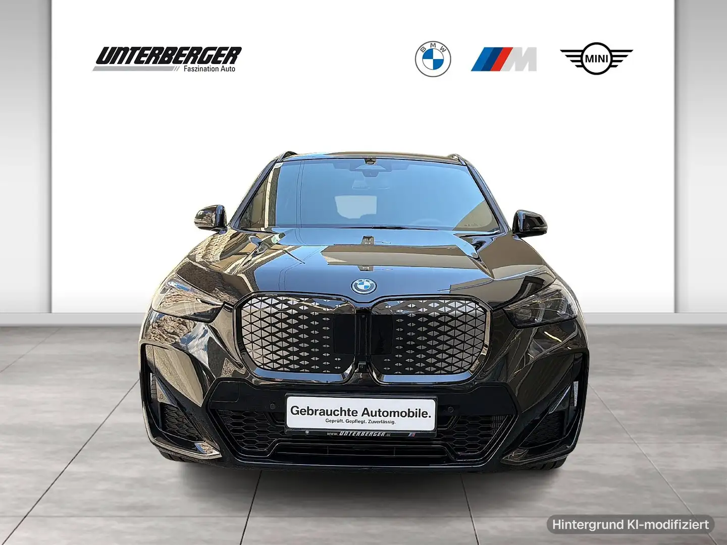 BMW iX1 xDrive30 U11 XE2 Schwarz - 2