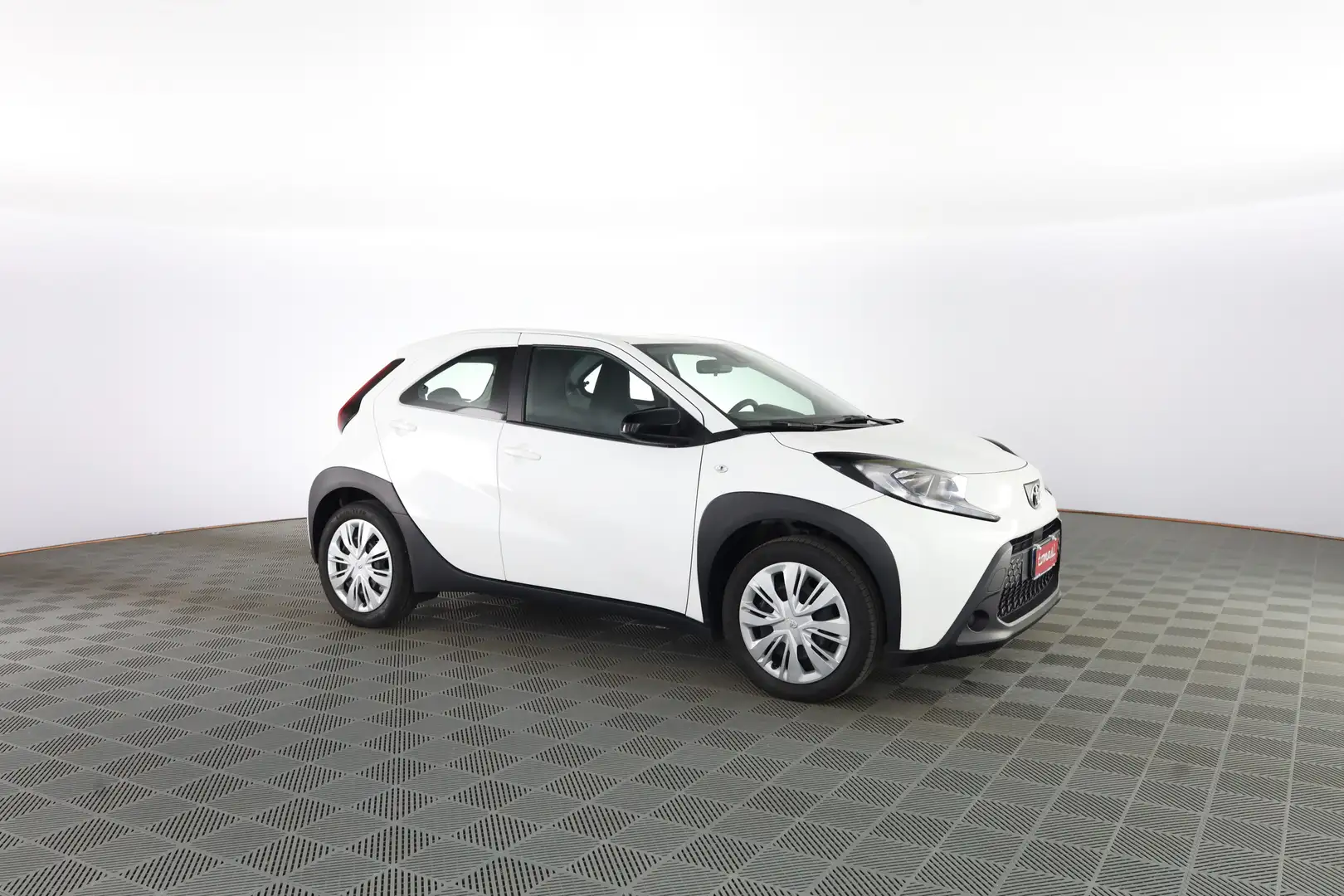 Toyota Aygo X Aygo X 1.0 VVT-i 72 CV 5 porte Active Blanco - 2