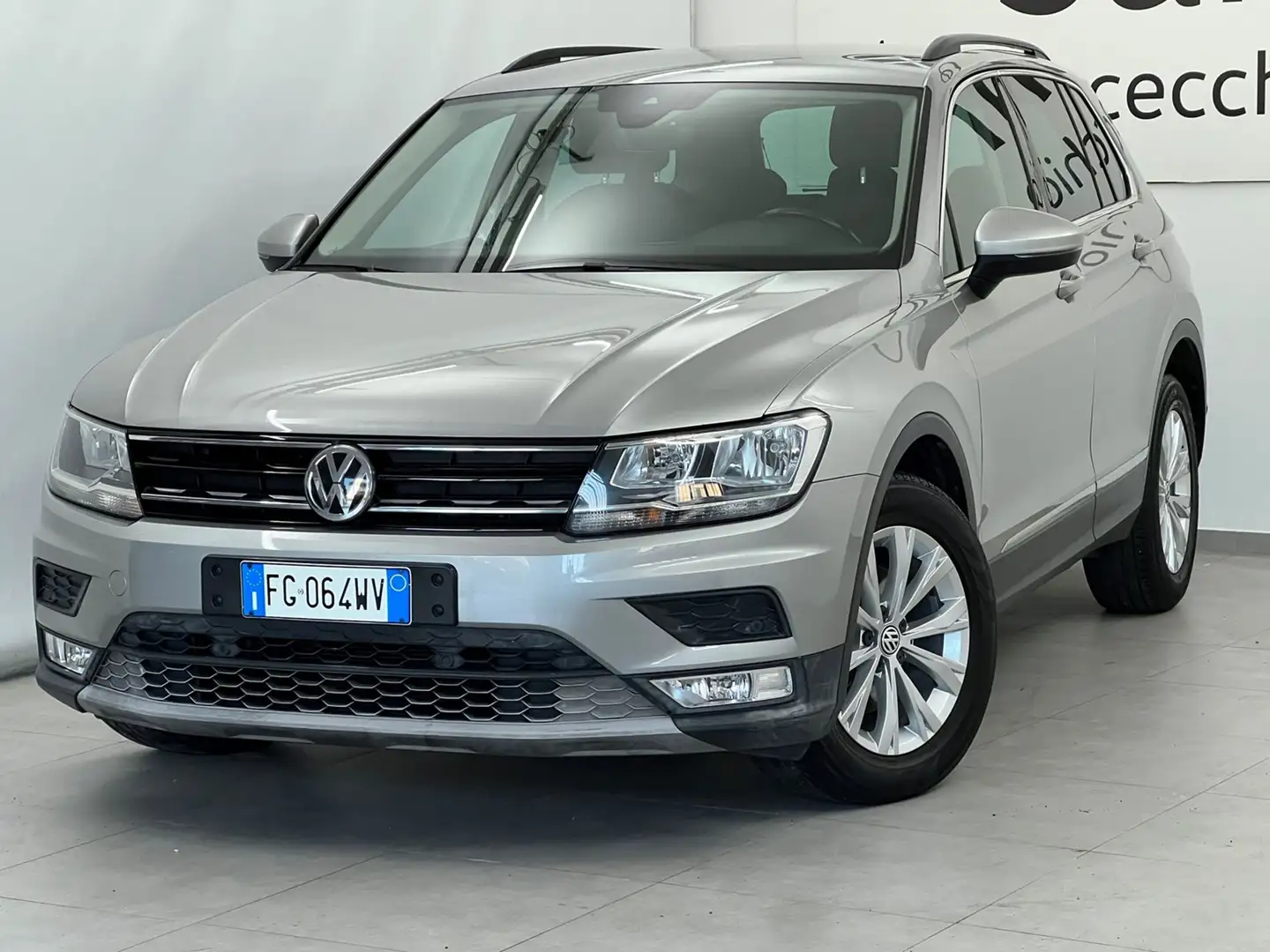 Volkswagen Tiguan Tiguan 1.6 tdi Style 115cv Grau - 2