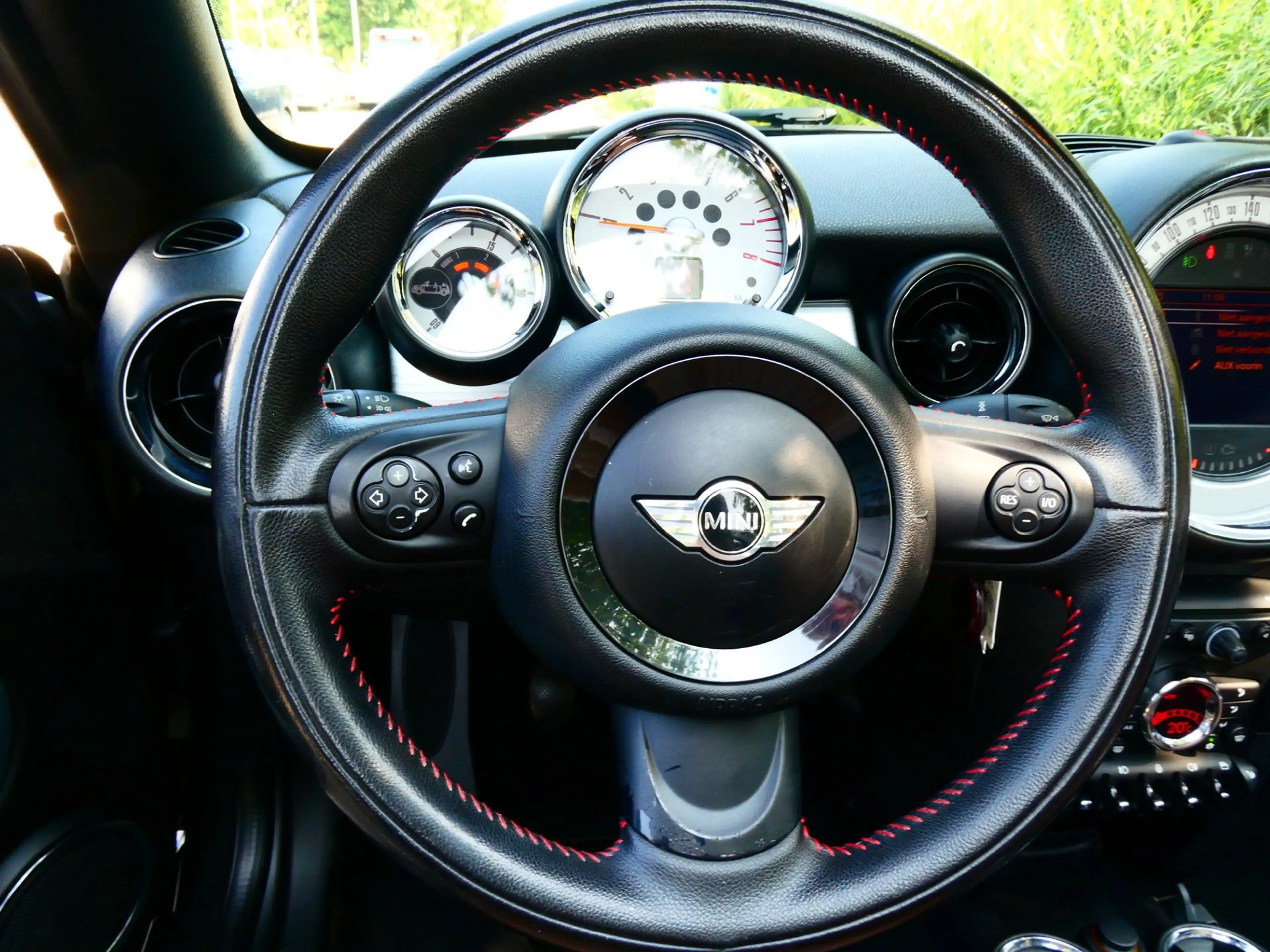 MINI Cooper Roadster 1.6 122pk 2e eig. 137.000km. Clima Leder Navi PDC — photo 16