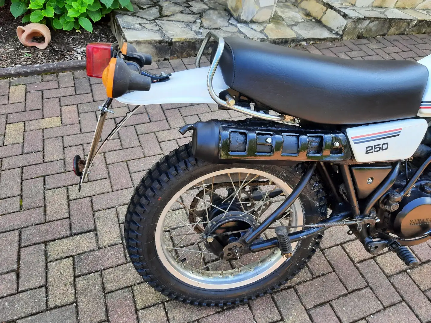 Yamaha XT 250 Wit - 2
