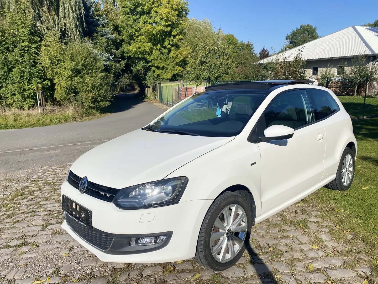 Volkswagen Polo 1.2 TSI DSG XENON Panorama-Dach Automatik TOP Weiß - 1