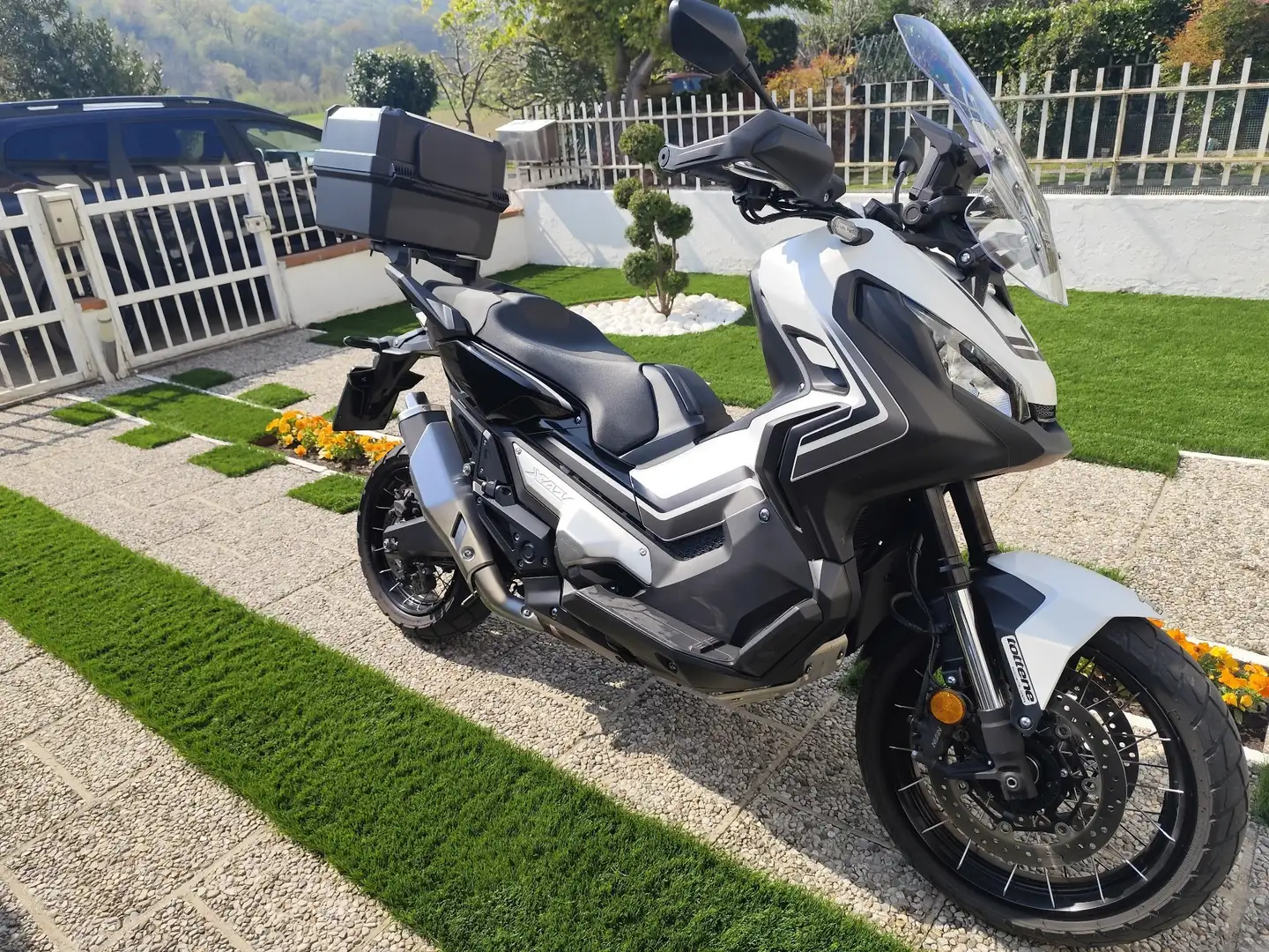 Honda X-ADV abs - dct 750 Bílá - 2