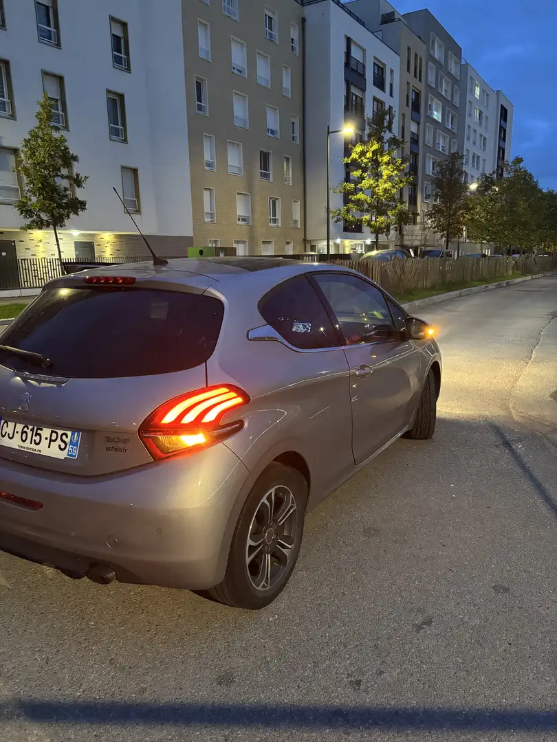 Peugeot 208 208 1.2 VTi 82ch BVM5 Allure - 2