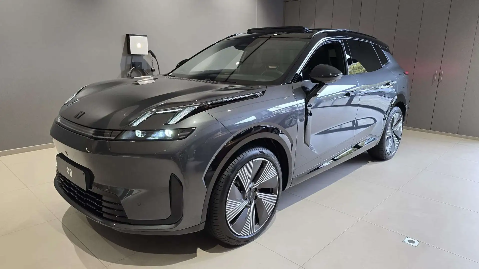 Lynk & Co 08 More Noir - 1