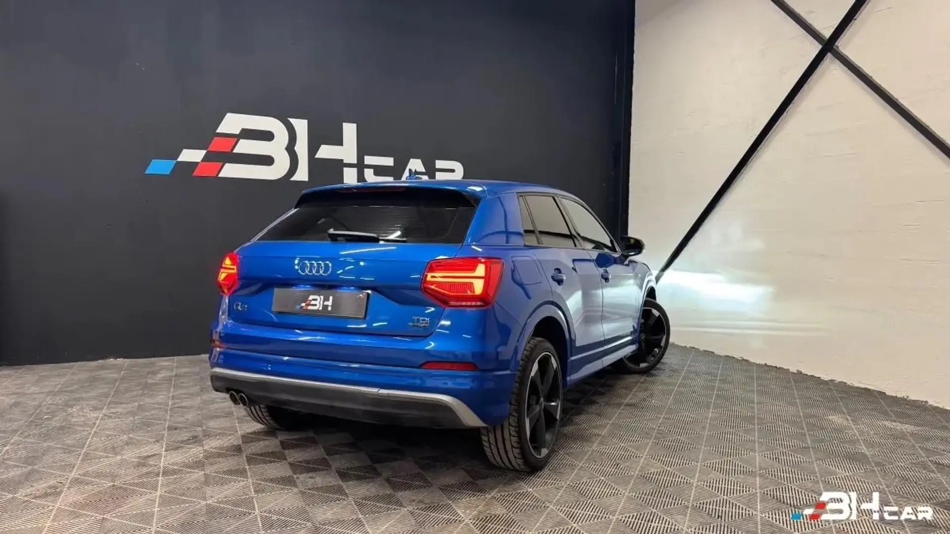 Audi Q2 2.0 TDI 150 S-LINE QUATTRO S-TRONIC BVA Azul - 2