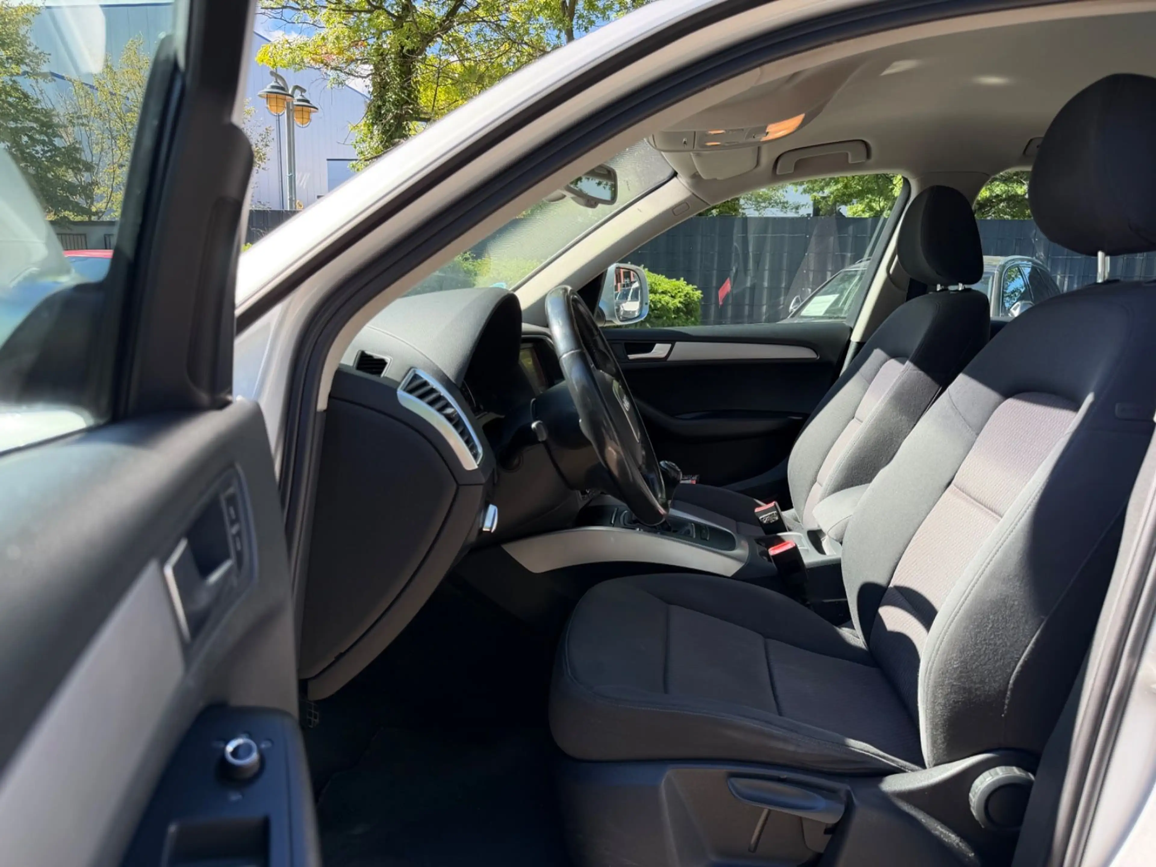 Audi Q5 2.0 TDI 105 kW quattro/Xenon — photo 10