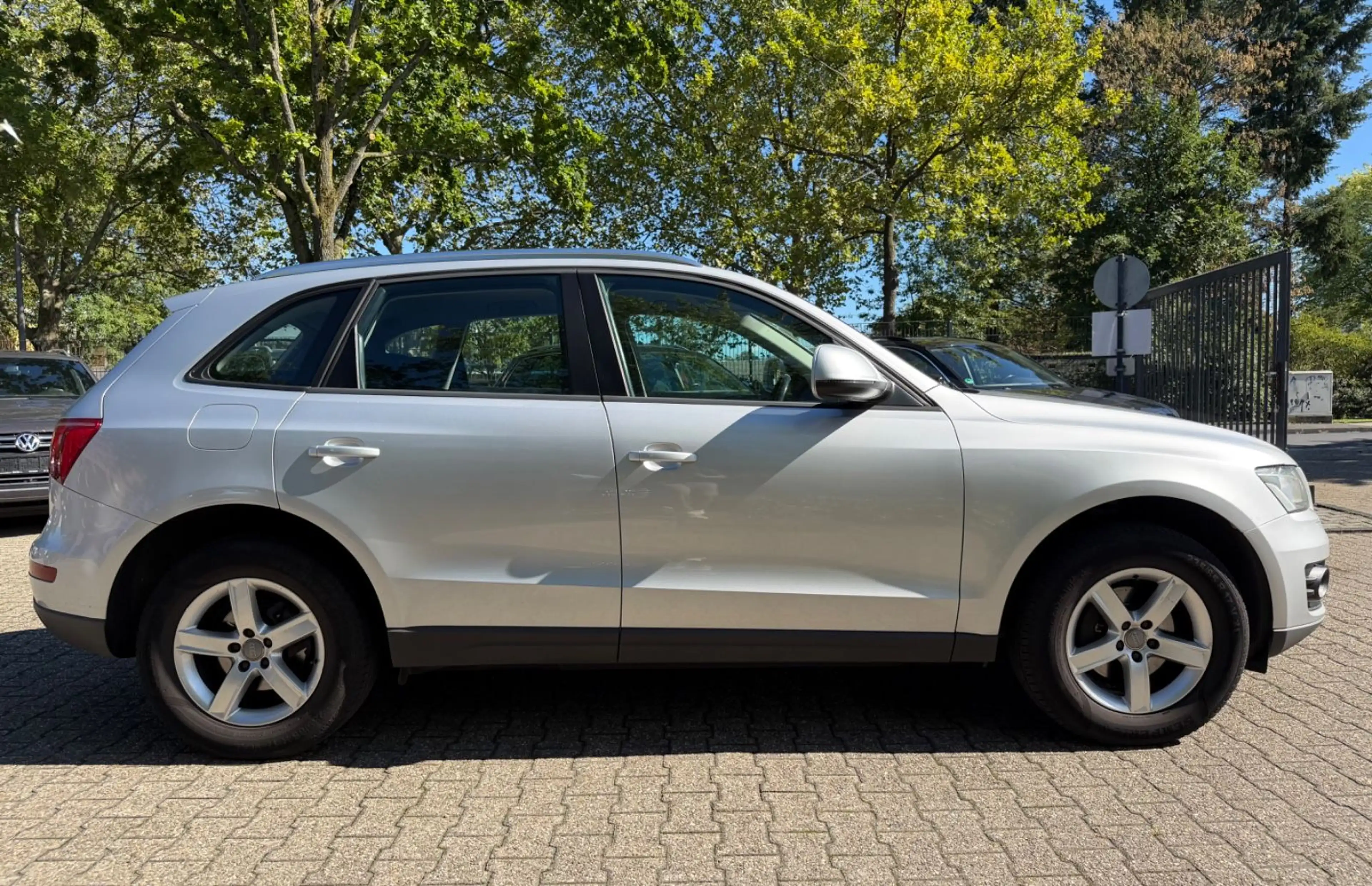 Audi Q5 2.0 TDI 105 kW quattro/Xenon — photo 8