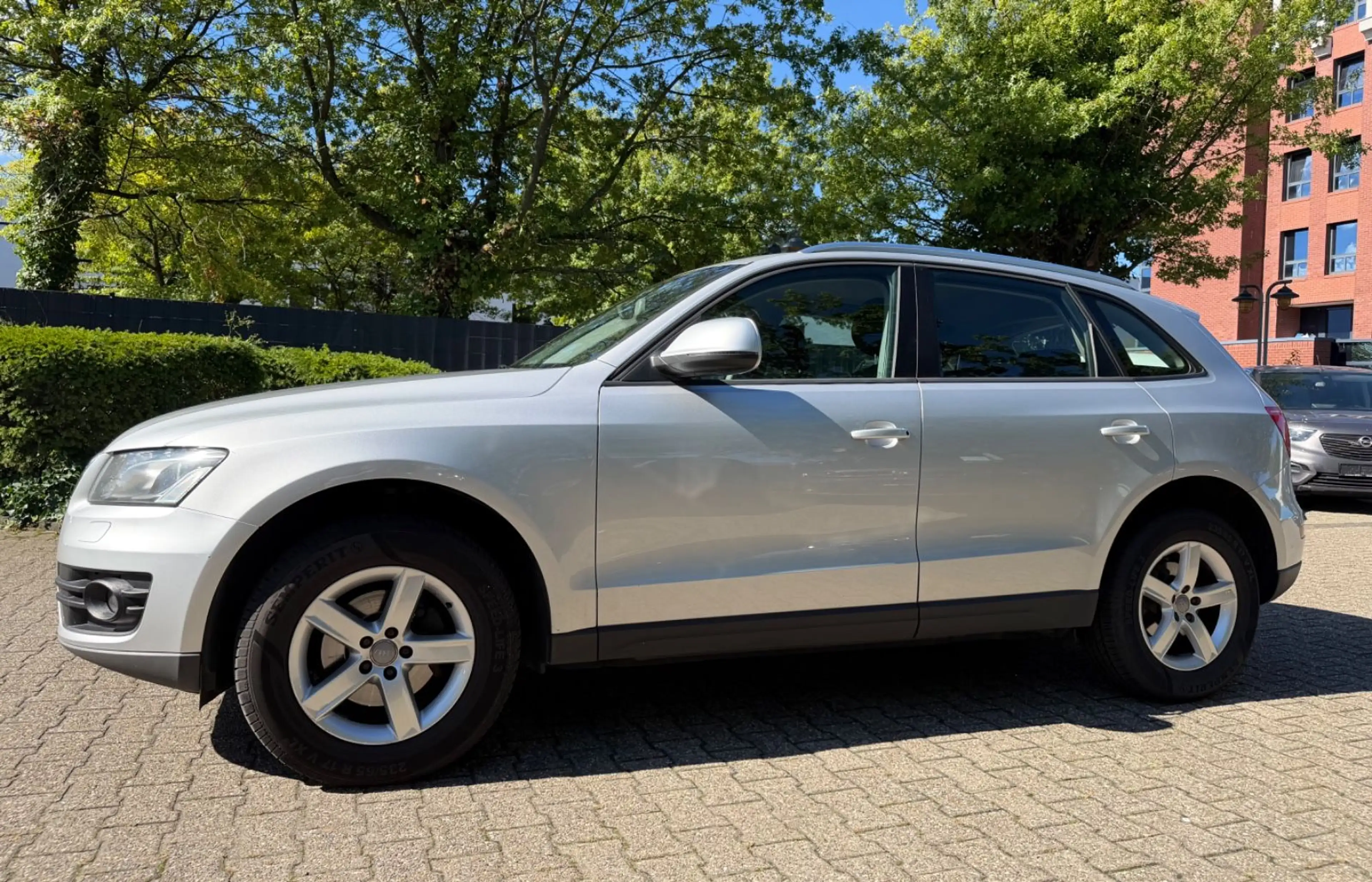 Audi Q5 2.0 TDI 105 kW quattro/Xenon — photo 4
