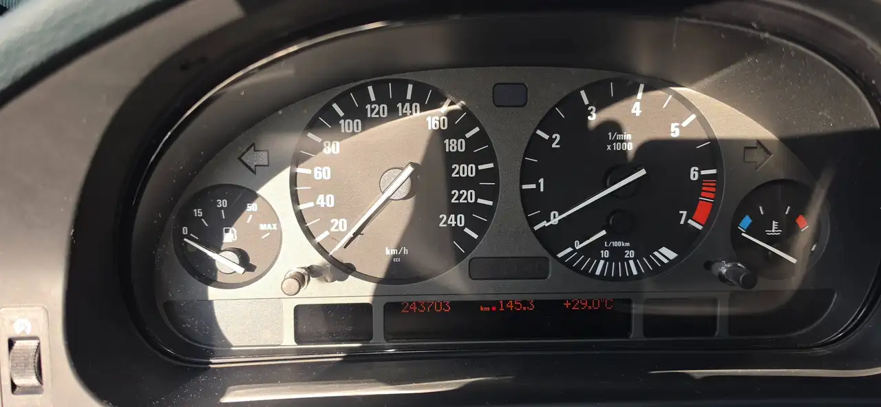 BMW 520 E39, foto 10
