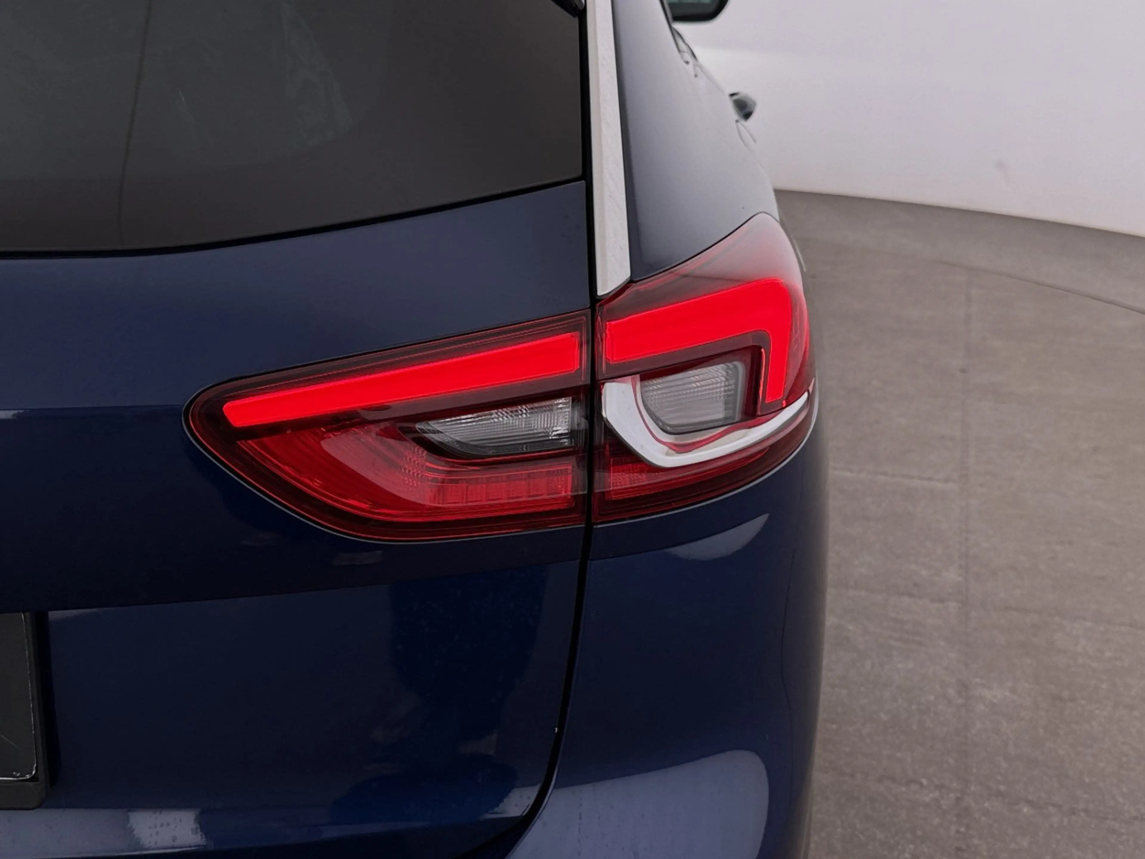 Opel Insignia B ST 2.0 CDTI  Business LED AHK SITZHZG — photo 11