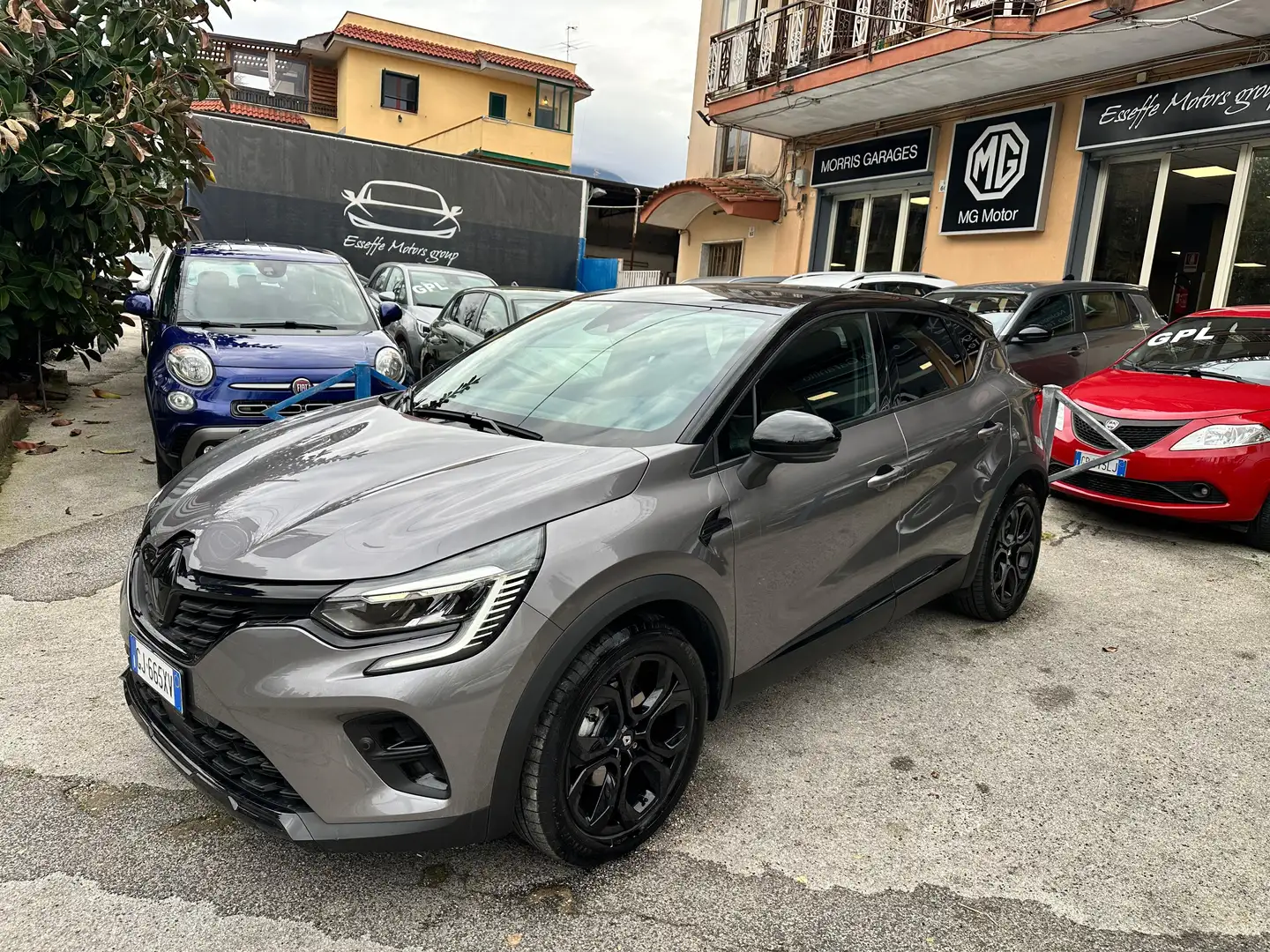 Renault Captur 1.6 E-Tech full hybrid Rive Gauche 145cv auto Gris - 1