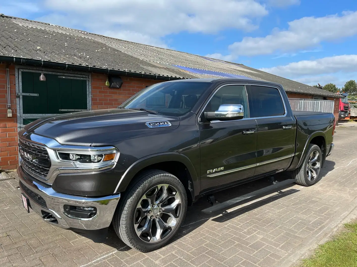 Dodge RAM Ram 1500 Limited E-torque king Cab full option Grijs - 1