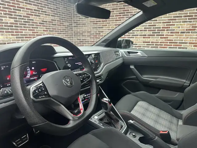 Volkswagen Polo view 3
