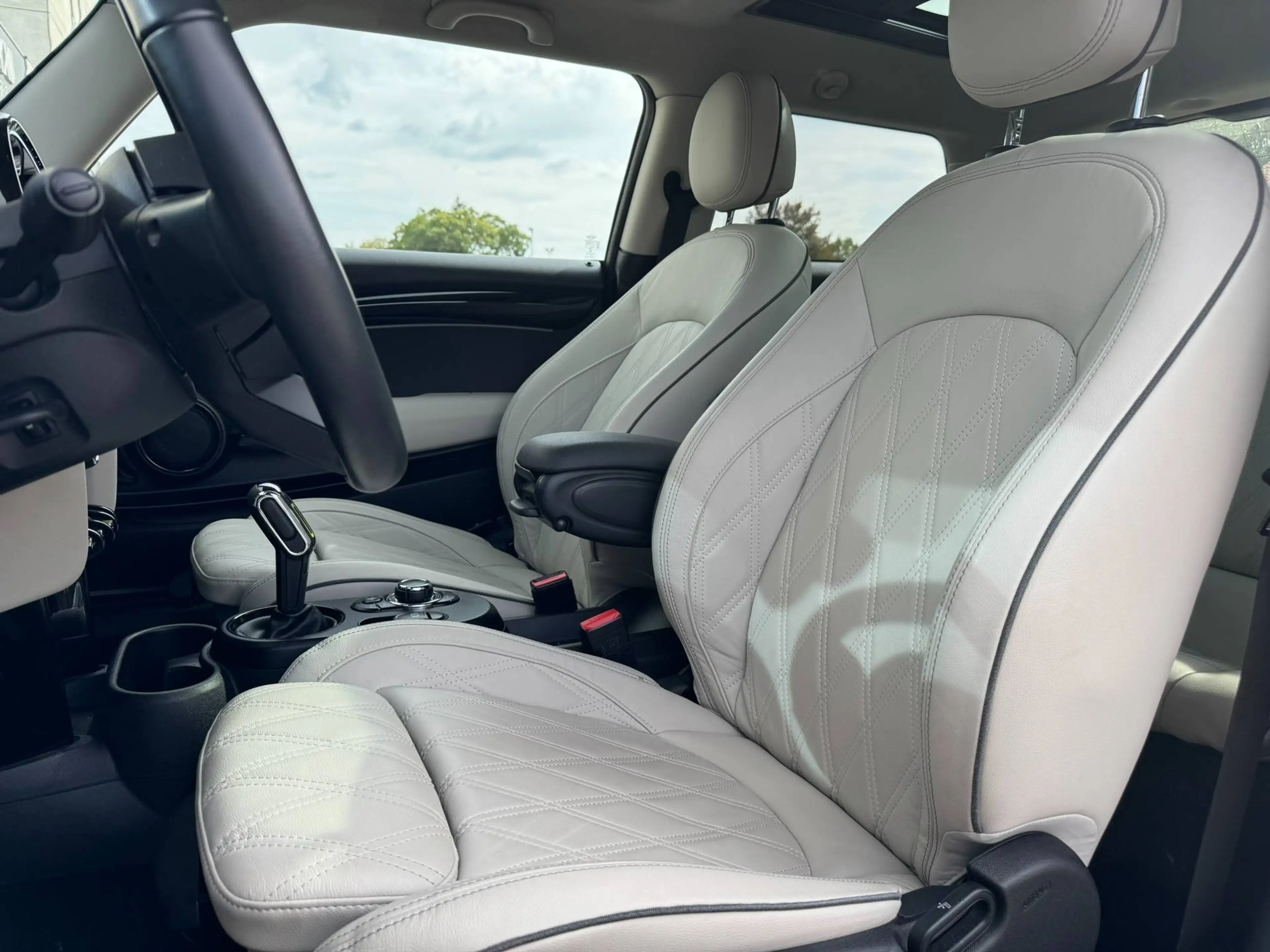 MINI Cooper SE e-Mini 28.9 kWh/ Pano/ ACC/ Camera/ HUD/ Stoel+stuur verwarming/ Keyless/ LED — photo 7