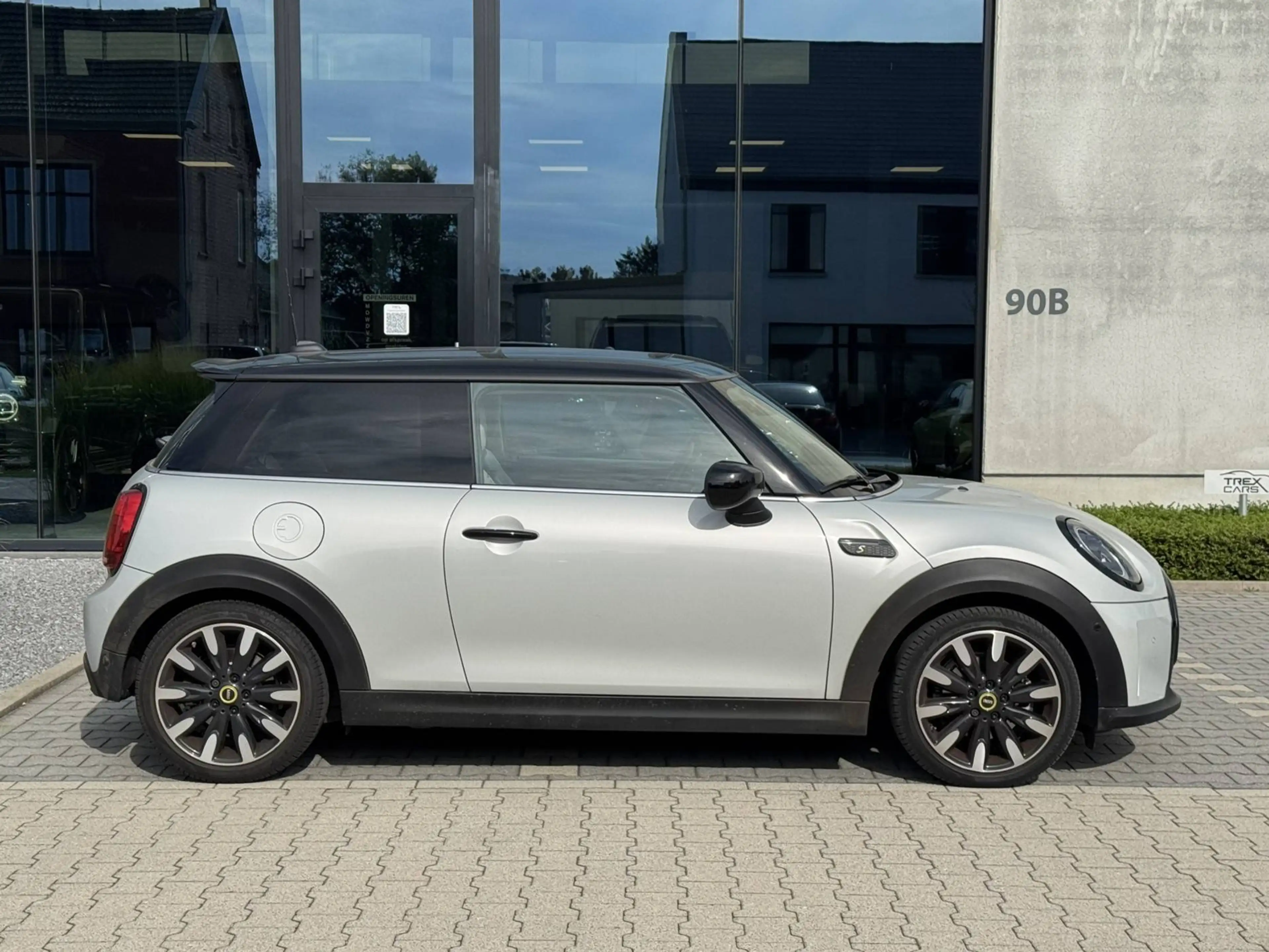 MINI Cooper SE e-Mini 28.9 kWh/ Pano/ ACC/ Camera/ HUD/ Stoel+stuur verwarming/ Keyless/ LED — photo 3