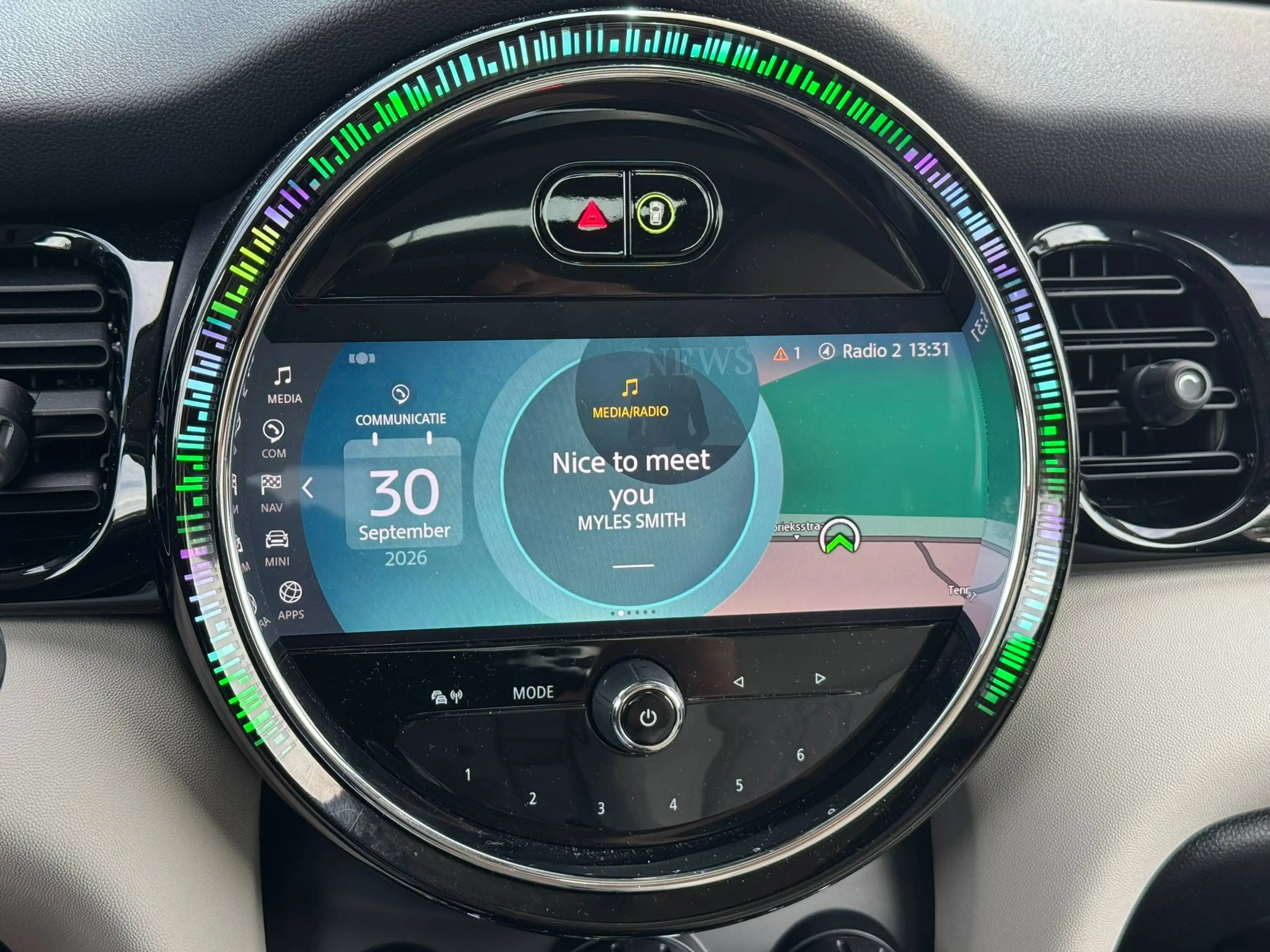MINI Cooper SE e-Mini 28.9 kWh/ Pano/ ACC/ Camera/ HUD/ Stoel+stuur verwarming/ Keyless/ LED — photo 13