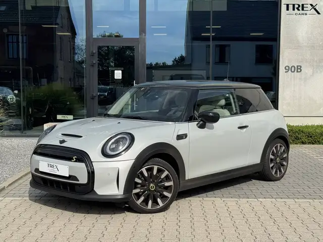 MINI Cooper SE SOH 95%!! e-Mini 28.9 kWh/ Pano/ ACC/ Camera/ HUD/ Stoel+stuur verwarming/ Keyless/ LED