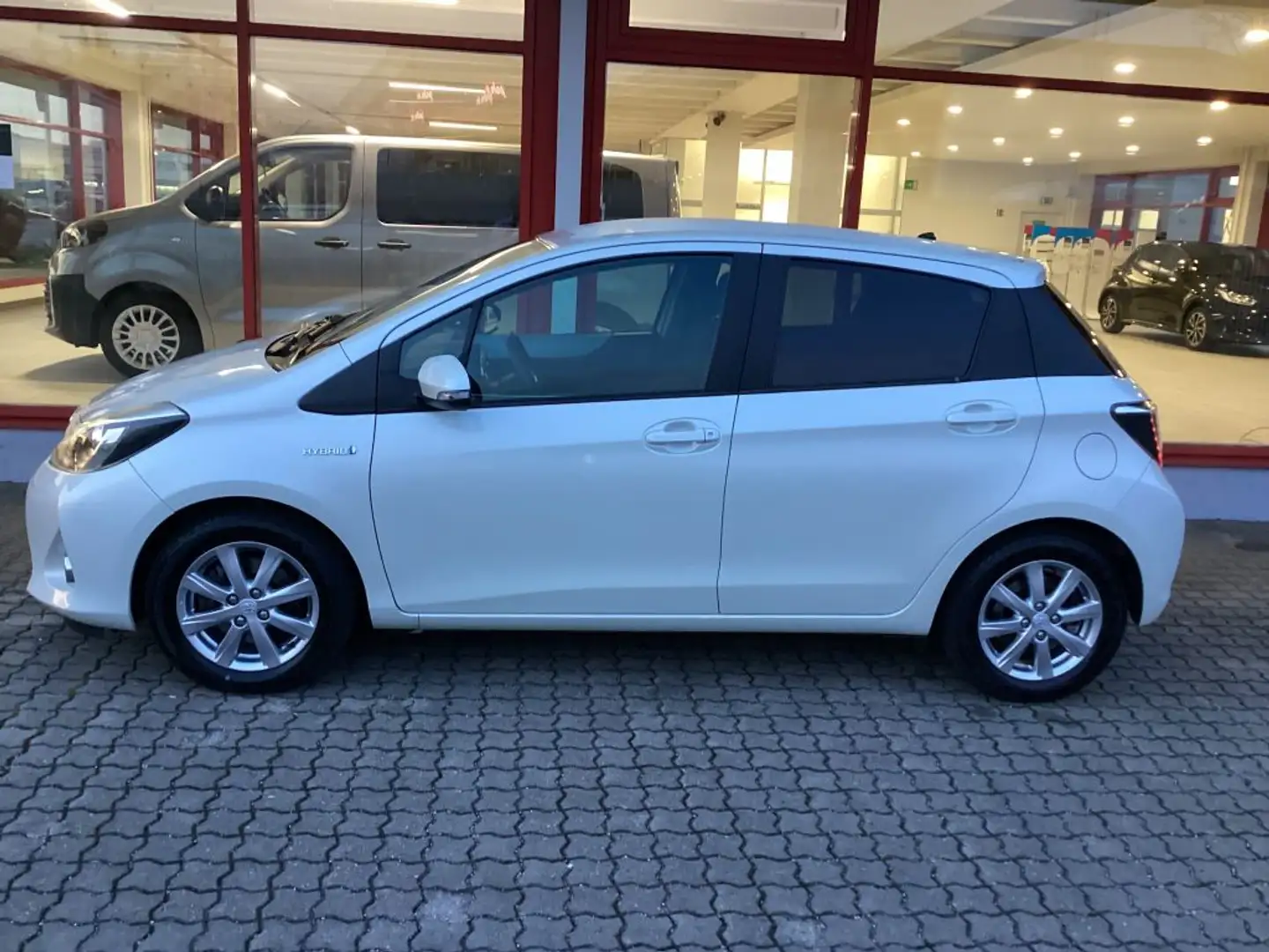 Toyota Yaris Hybrid 1.5 Edition 2014 Weiß - 2