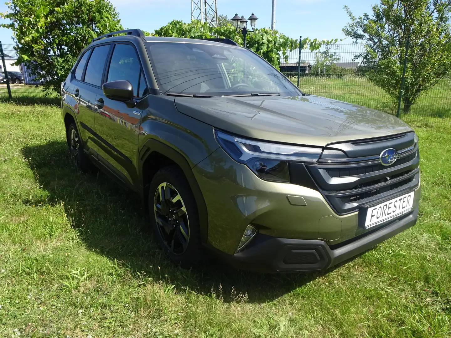 Subaru Forester 2.0ie Excl. 2025 MJ*OFFROAD Hunter Edition* Grün - 1
