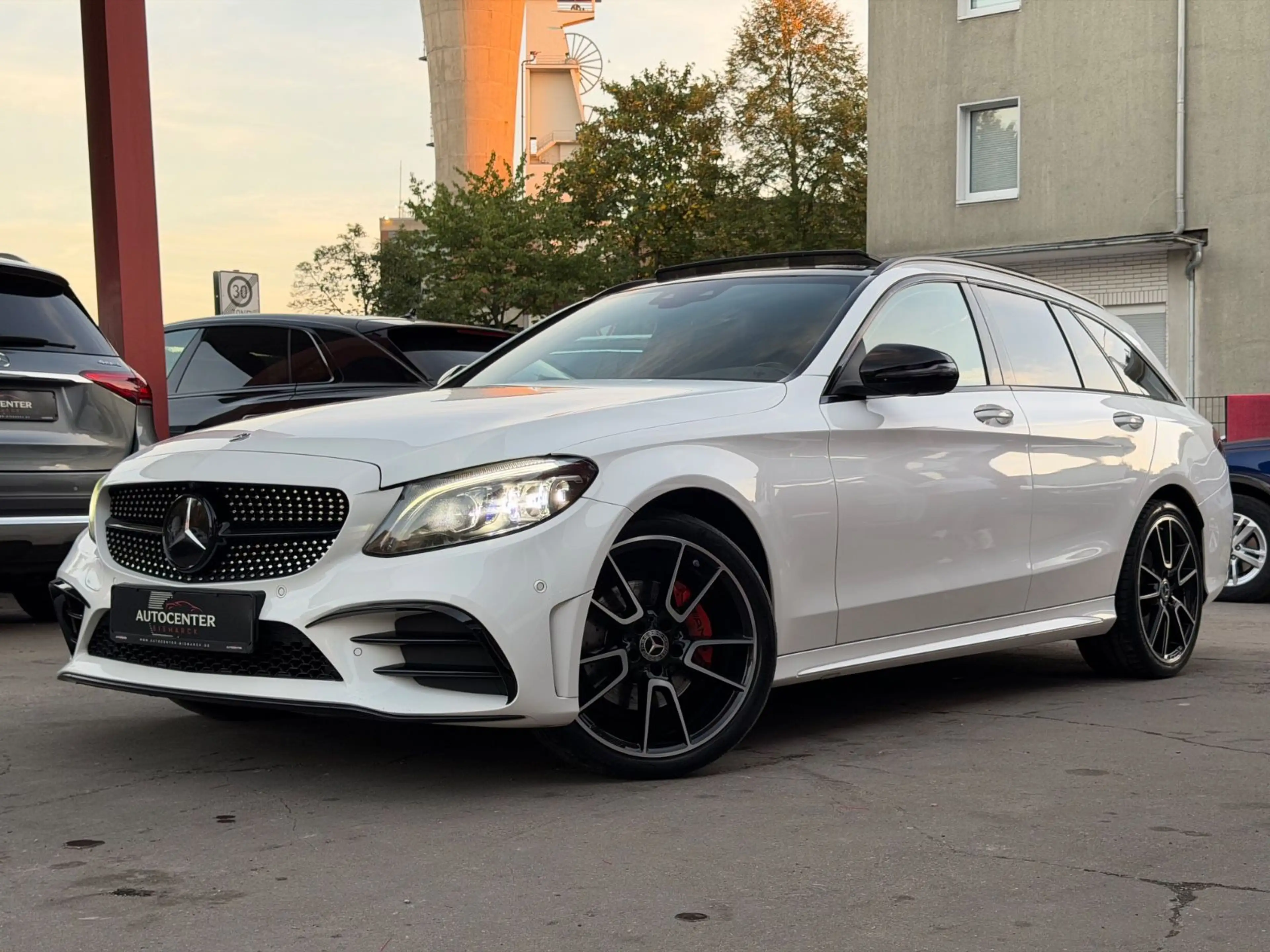Mercedes-Benz C 220 d T-Modell 4Matic AMG-LINE*PANO*MEMORY*360°