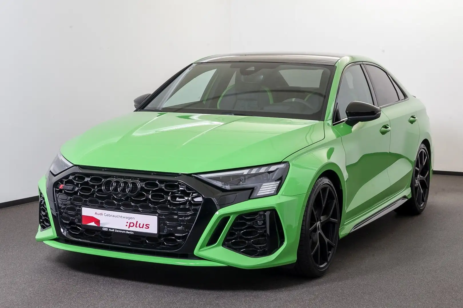 Audi RS3 S tr. MATRIX RFK HUD PANO NAVI Grün - 2