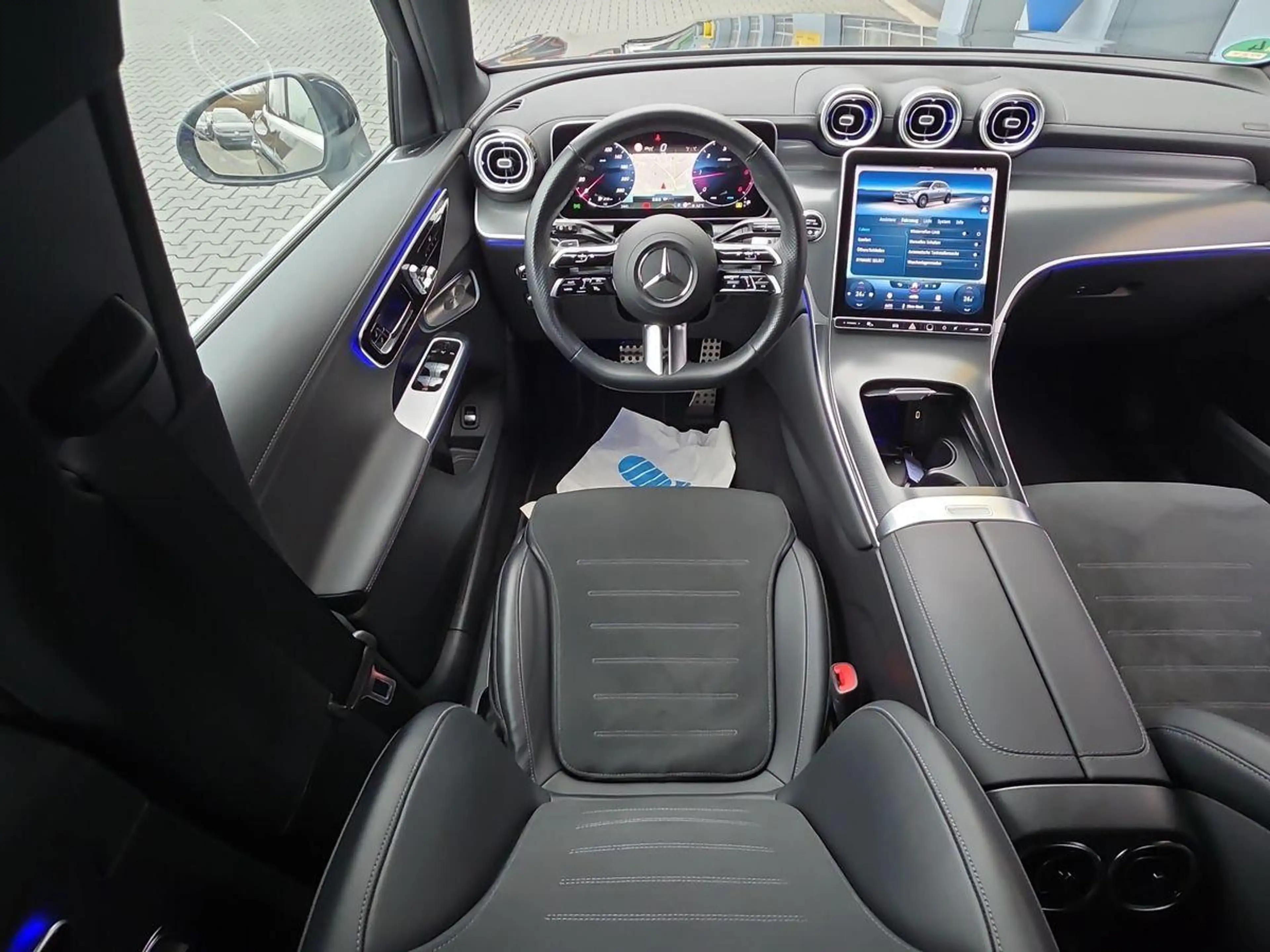 Mercedes-Benz GLC 220 d AMG 4Mat BURMEST A.LEDER DISTRON R-KAM — photo 13
