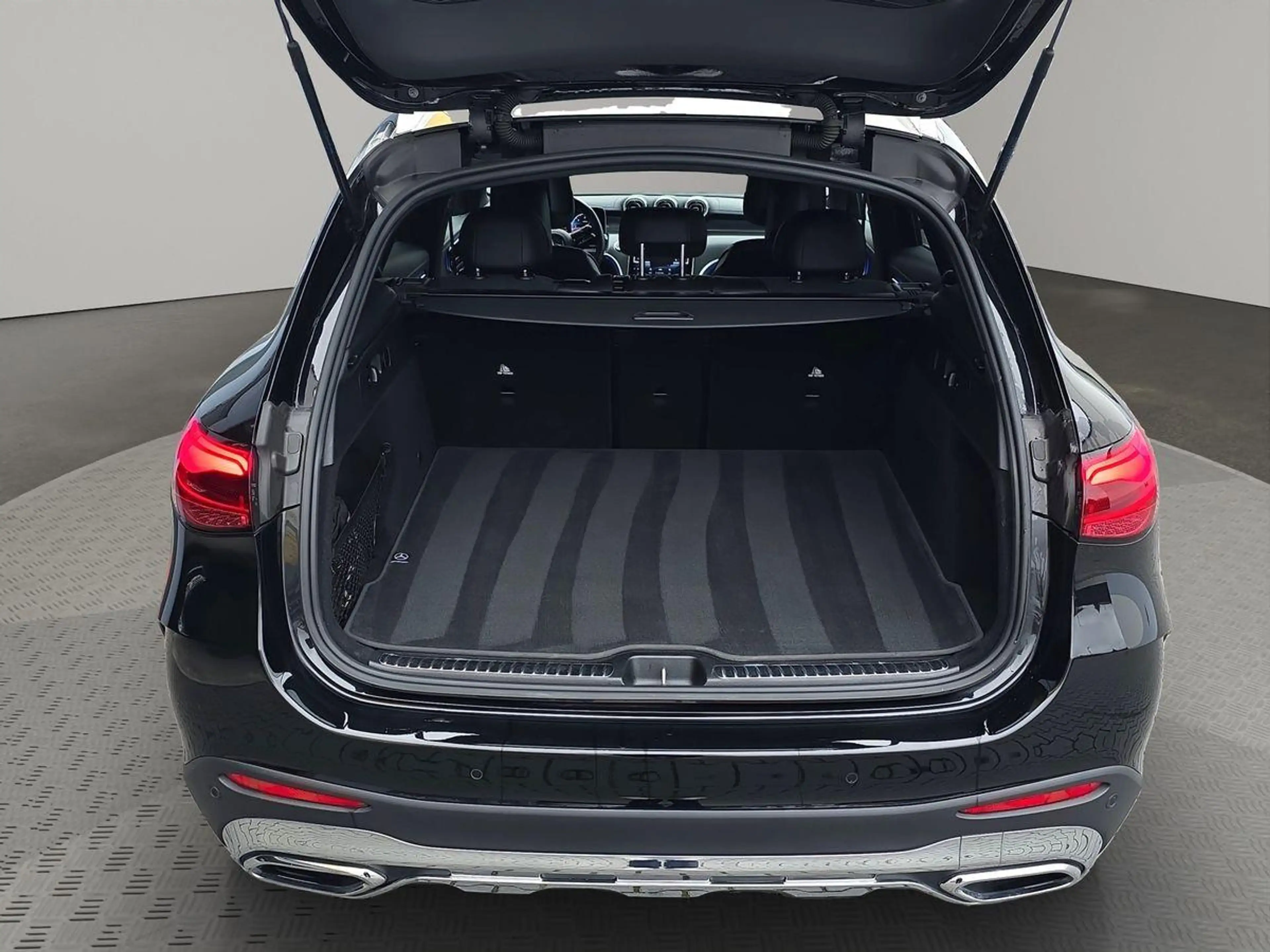 Mercedes-Benz GLC 220 d AMG 4Mat BURMEST A.LEDER DISTRON R-KAM — photo 6