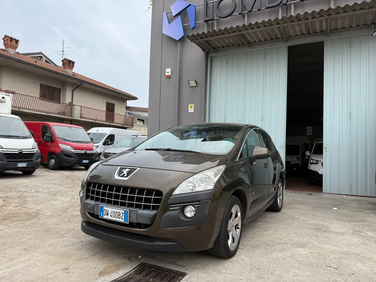 Peugeot 3008 1.6 hdi/5 POSTI/AUTOMATICO/2009 Brun - 1