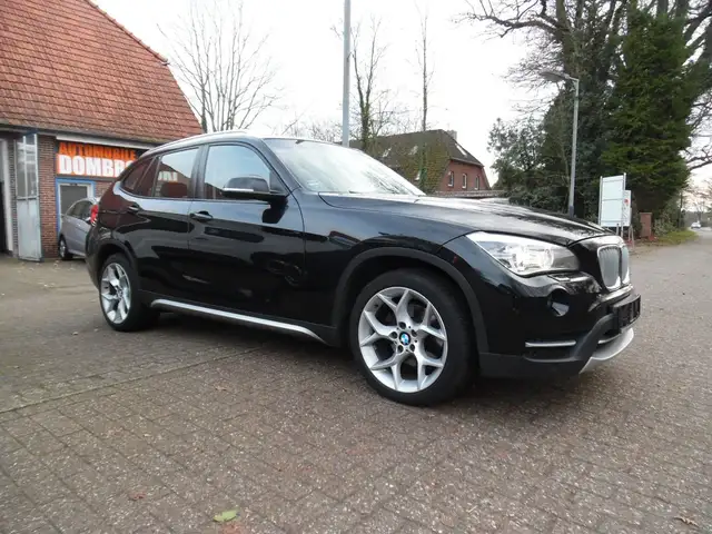 BMW X1 25 d xDrive*AHK*Panoramad.*Navi*SZH