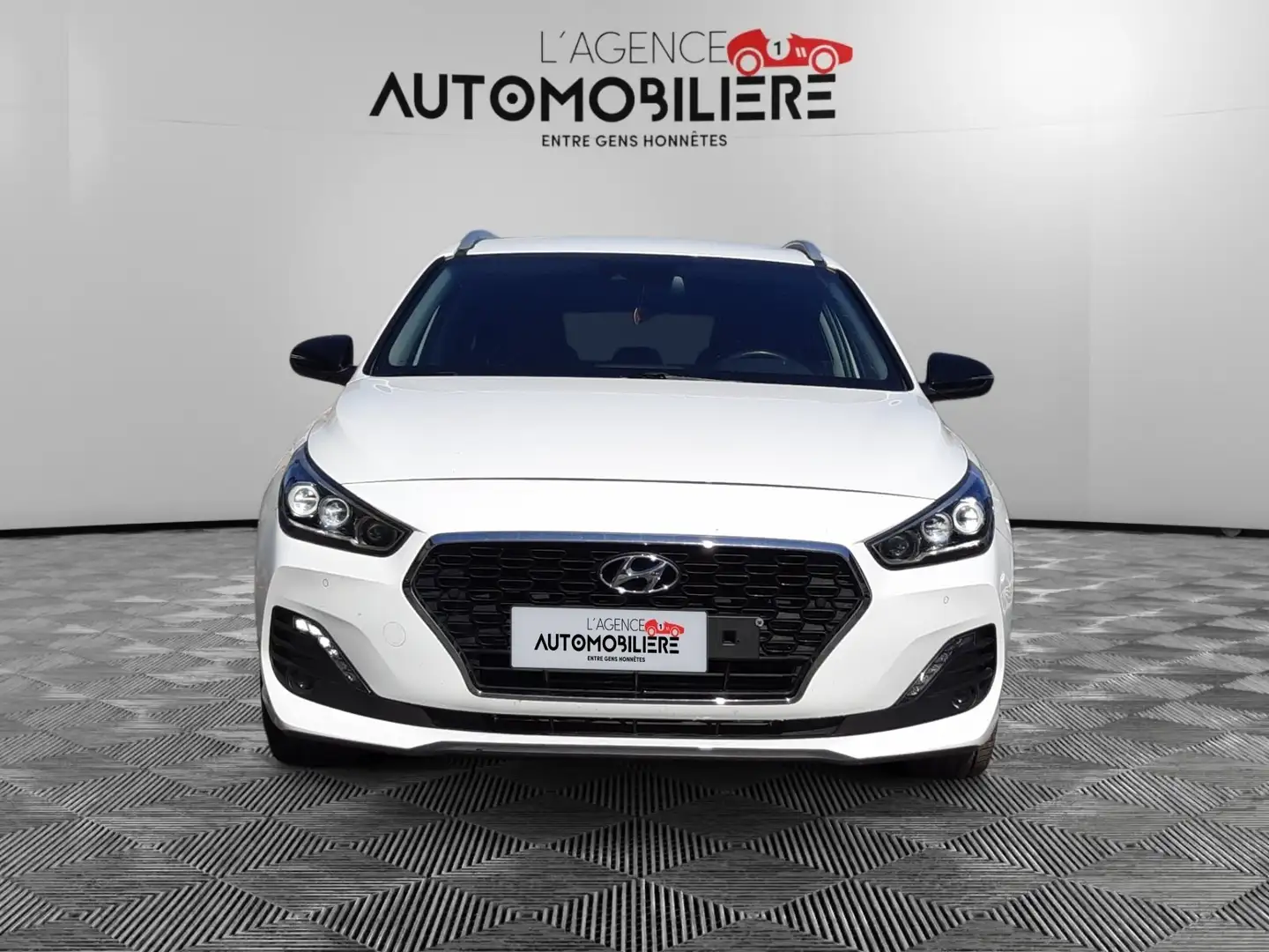Hyundai i30 break 1.4 T-GDi Sky DCT / Garantie 12 Mois Bianco - 2
