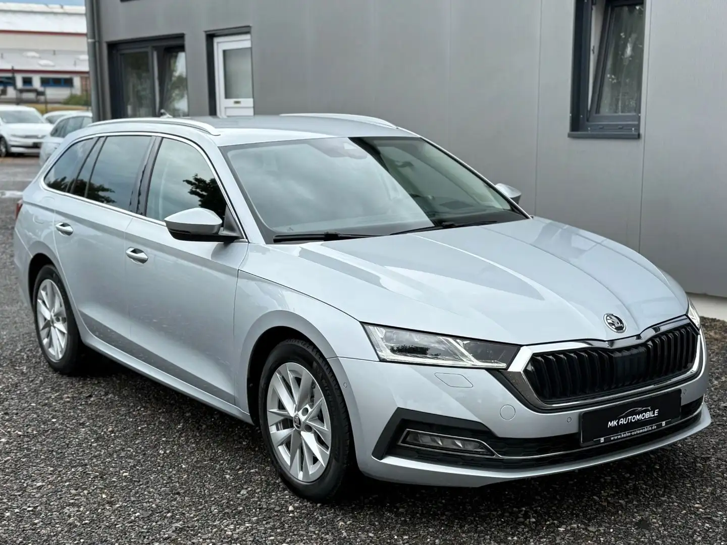 Skoda Octavia Style 2.0TDI*ACC*DCC*MATRIX*HUD*STHZ*RFK Silber - 2
