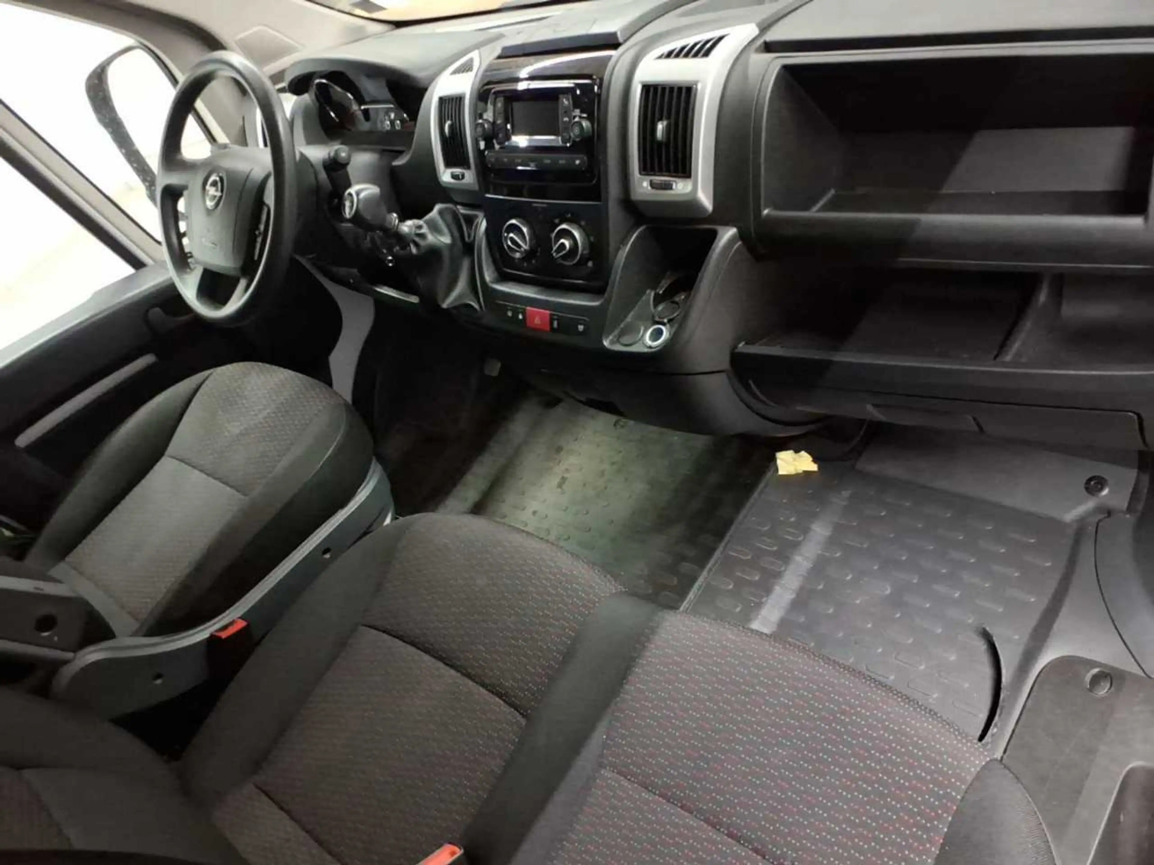 Opel Movano Movano 2.2 D Edition Klima Sperrstangen — photo 9