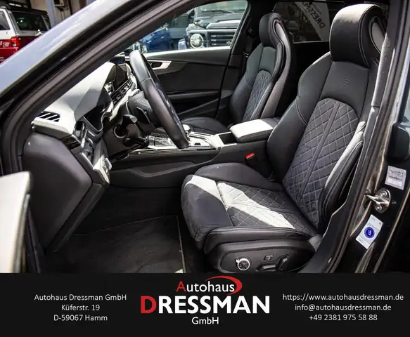 Audi A4 view 12