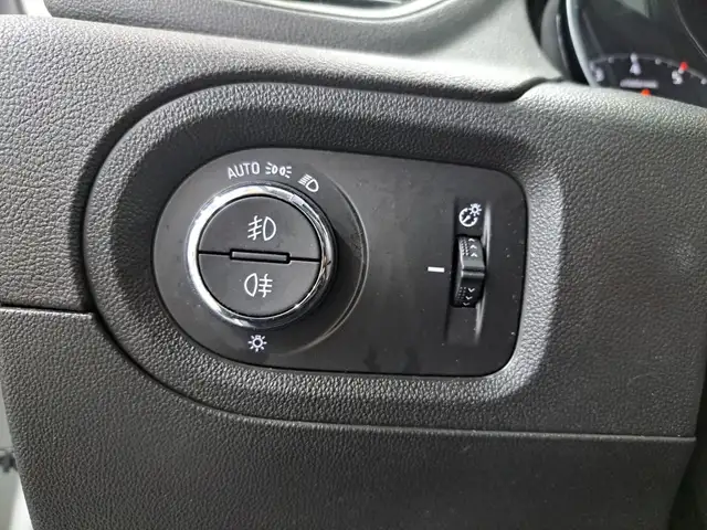 Opel Grandland X view 12