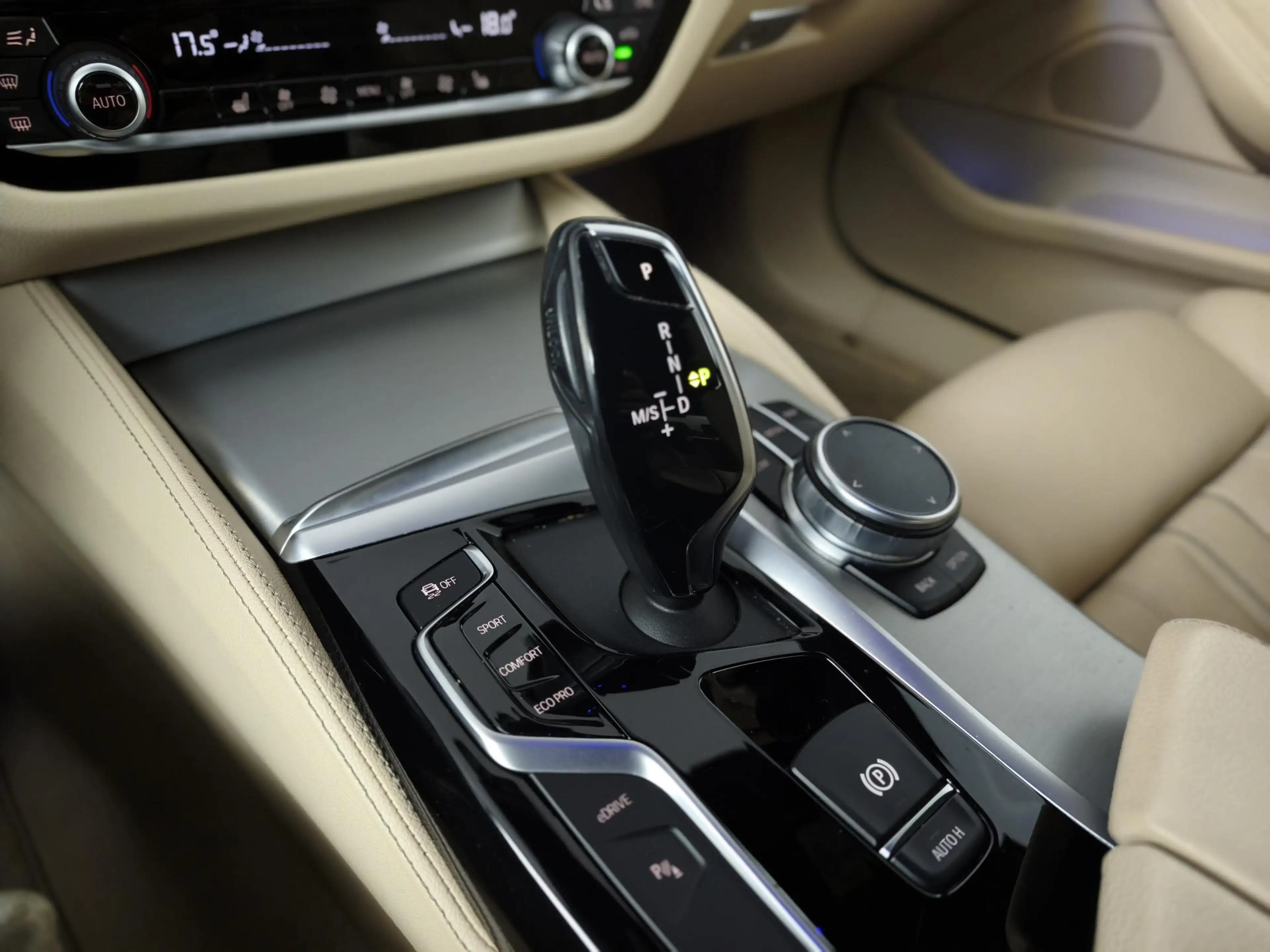 BMW 530 5-serie 530e iPerformance High Executive | Lederen — photo 22