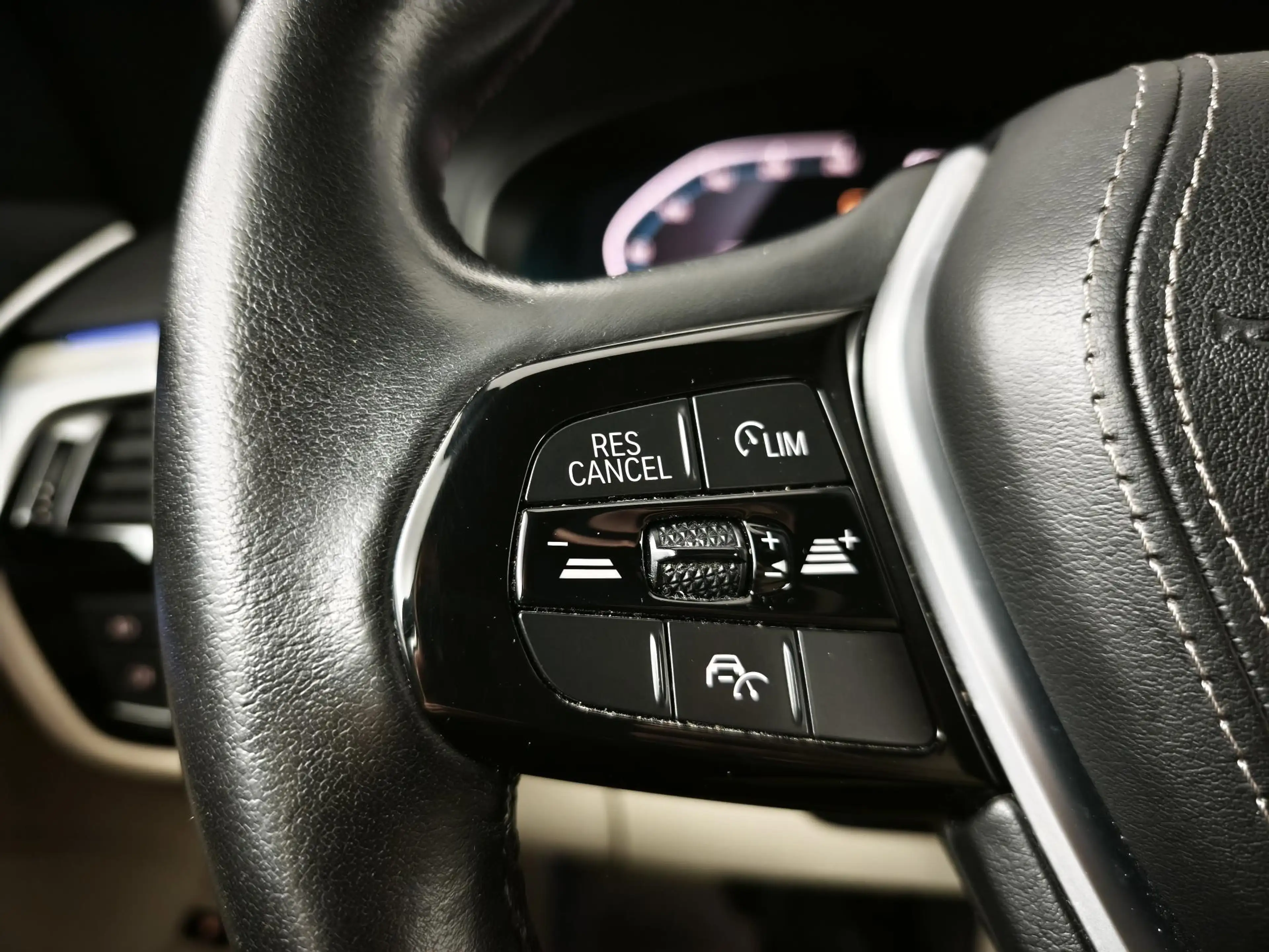 BMW 530 5-serie 530e iPerformance High Executive | Lederen — photo 20