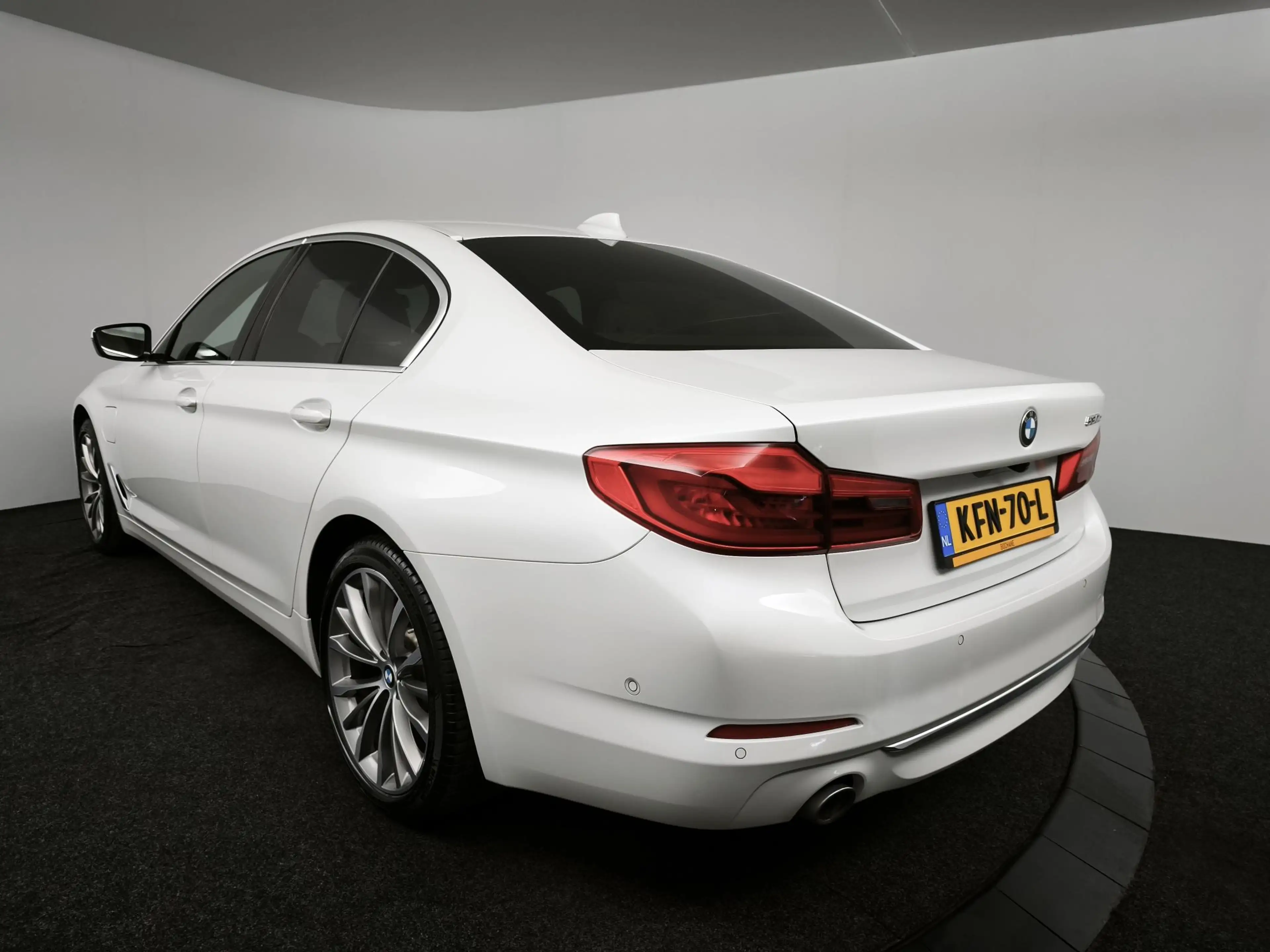 BMW 530 5-serie 530e iPerformance High Executive | Lederen — photo 6