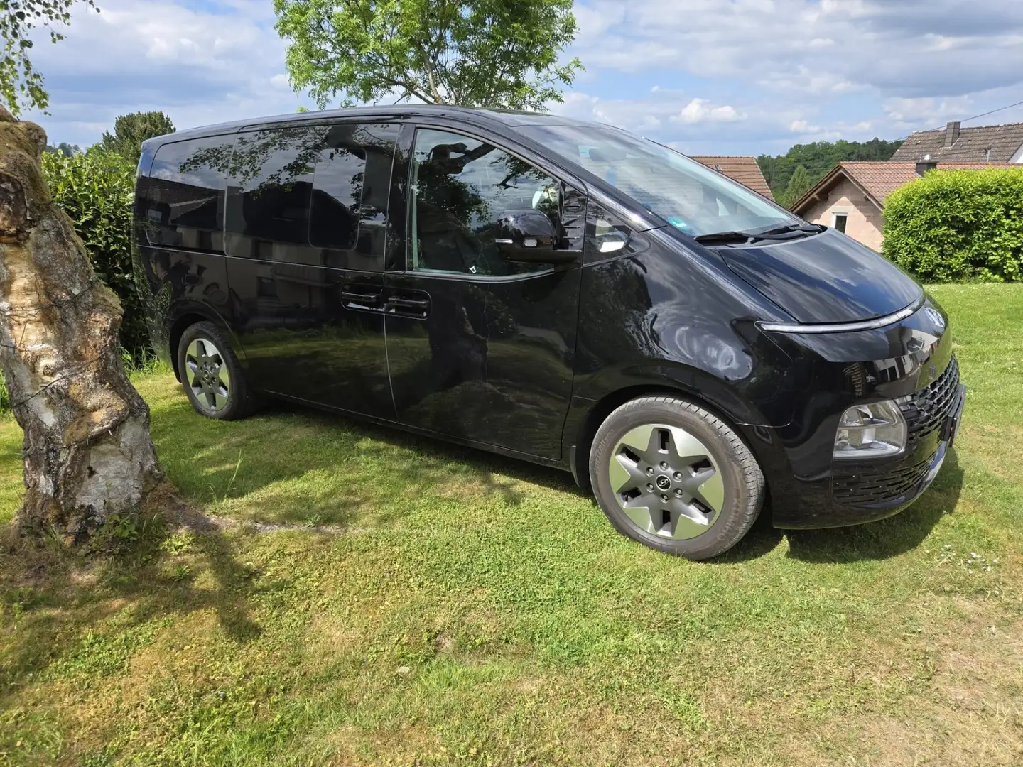 Hyundai STARIA Prime 2WD - 1