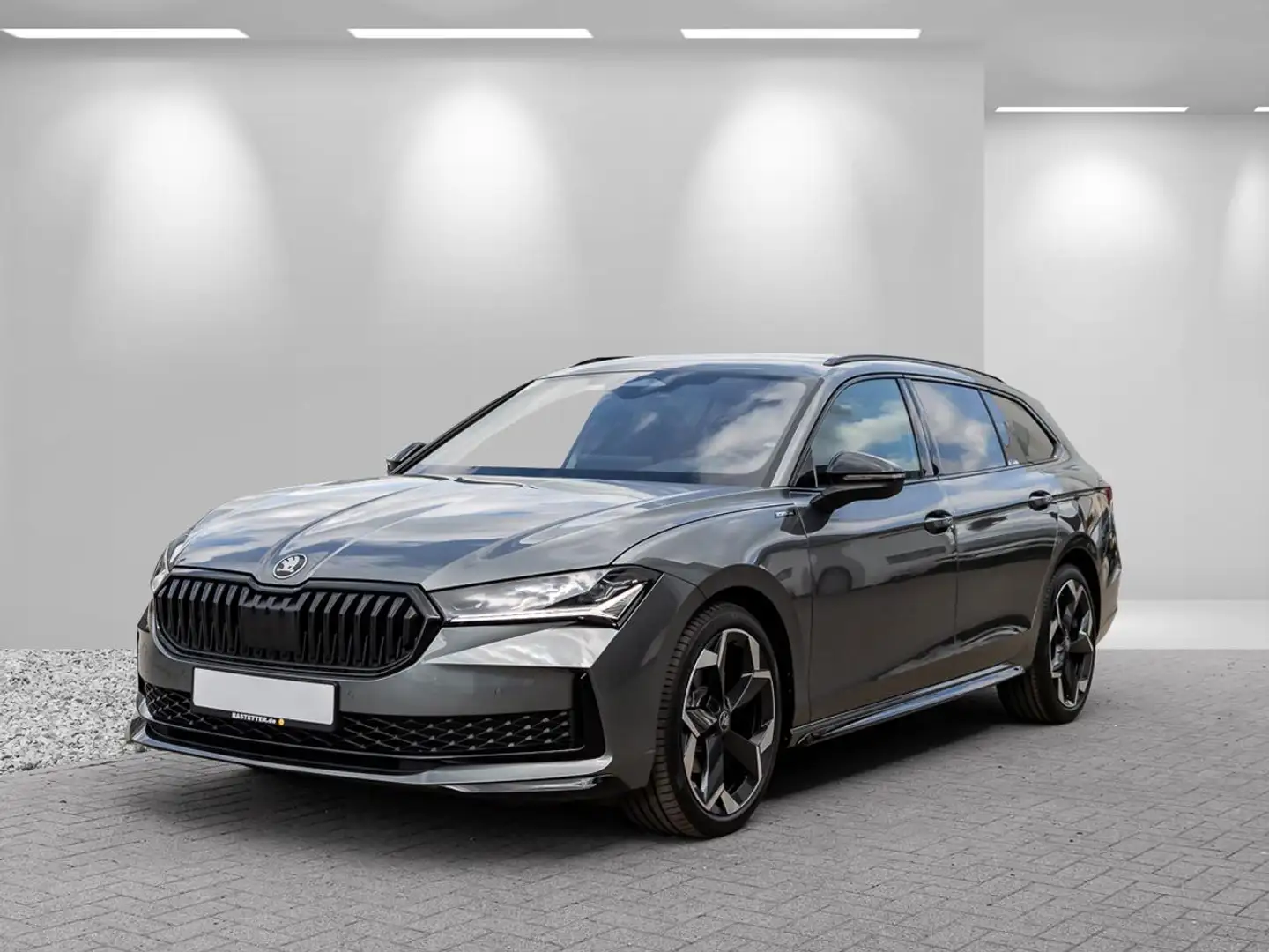 Skoda Superb Combi DSG Sportline AHK+Matrix+ACC+Navi+Akustik+Ka Grau - 2