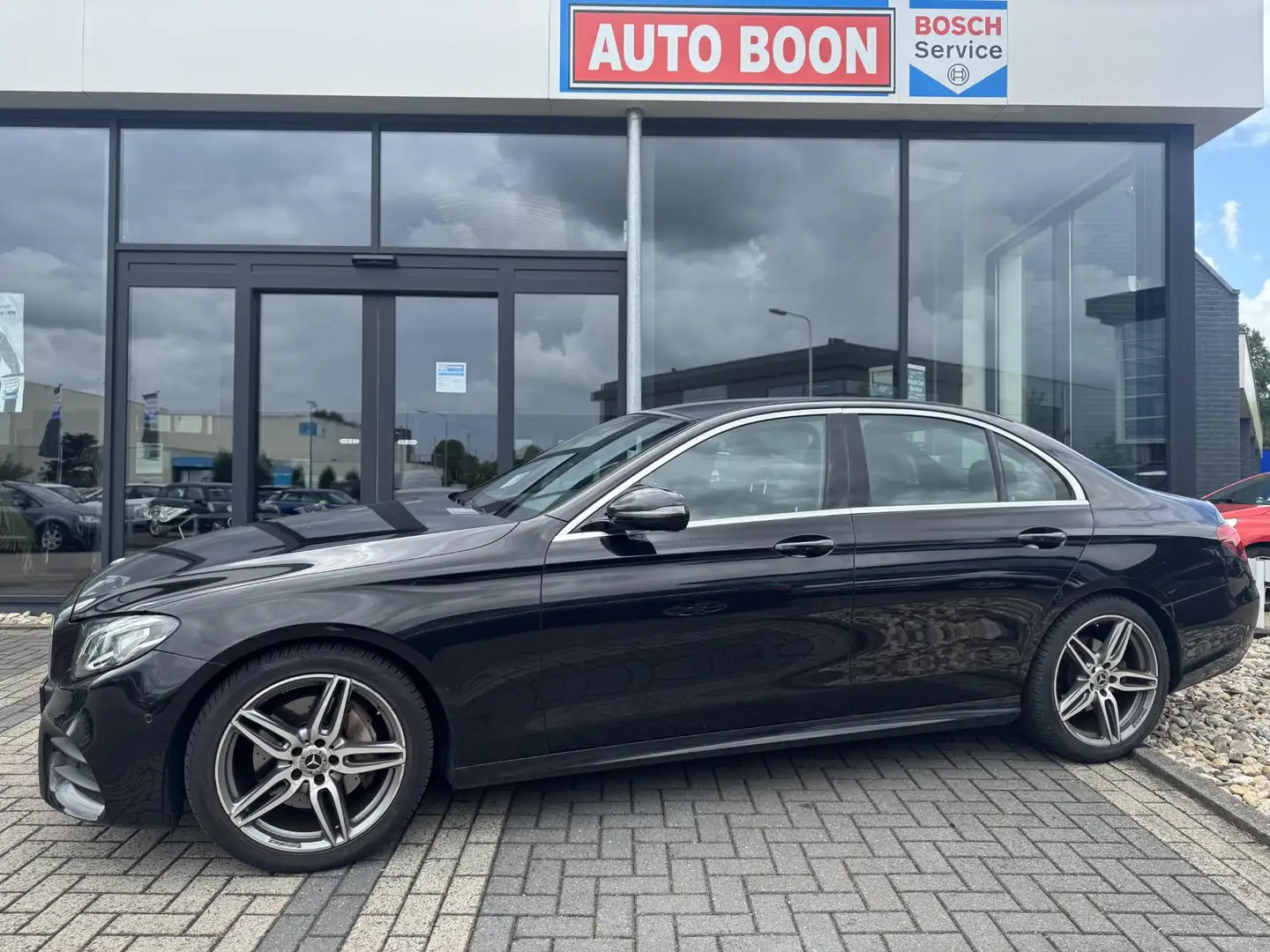 Mercedes-Benz E 200 Sedan AMG 9G-TRONIC WIDESCREEN/SFEER/P-CAM/LED APP Negro - 1