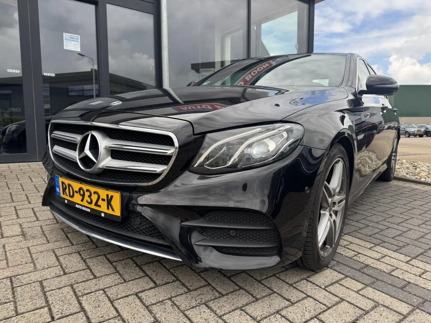 Mercedes-Benz E 200 Sedan AMG 9G-TRONIC WIDESCREEN/SFEER/P-CAM/LED APP Negro - 2