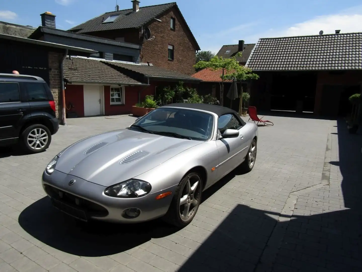 Jaguar XKR Cabriolet Silverstone nur 28000 km! srebrna - 1