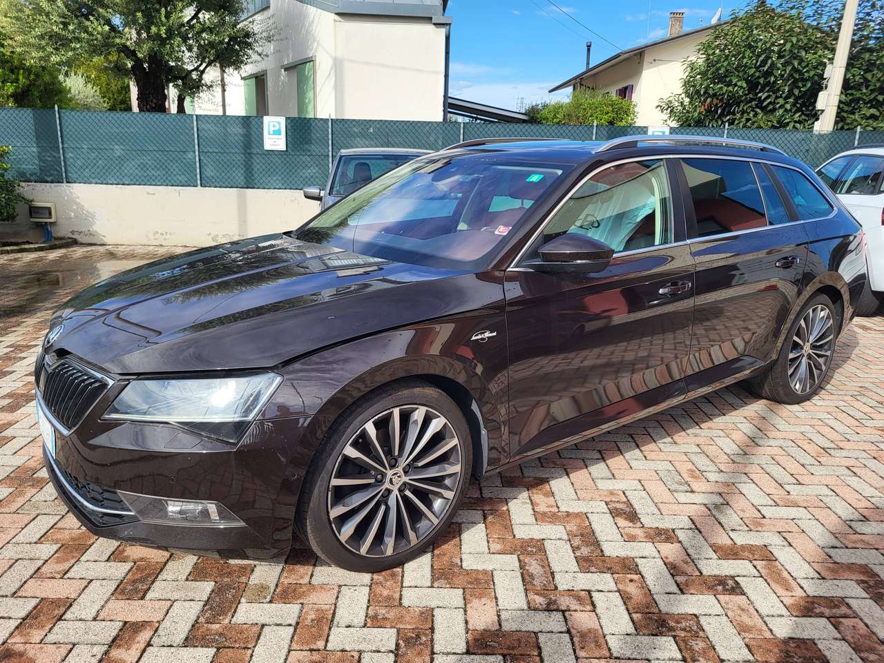 Skoda Superb Wagon 2.0 TDI Laurin&Klement 4x4 DSG