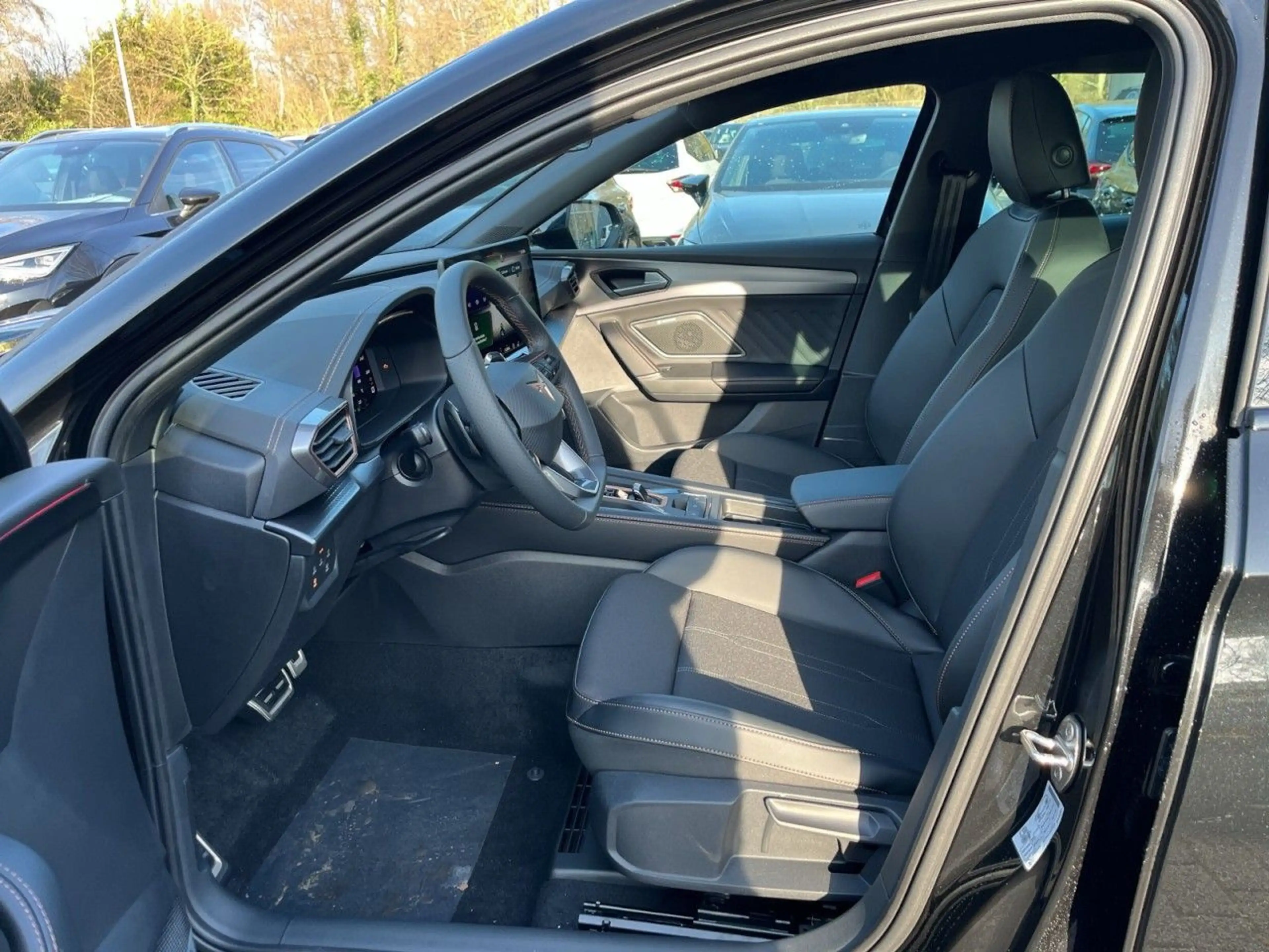 CUPRA Leon Sportstourer DSG 1.5 eTSI+AHK+Matrix+Business — photo 7